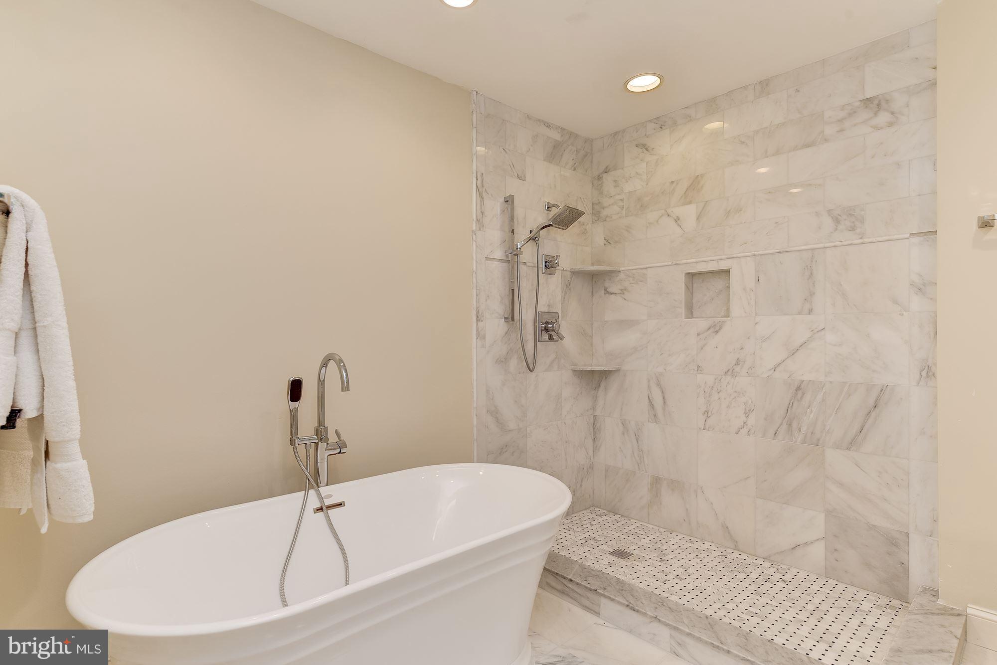 POTOMAC OUTSIDE - Residential