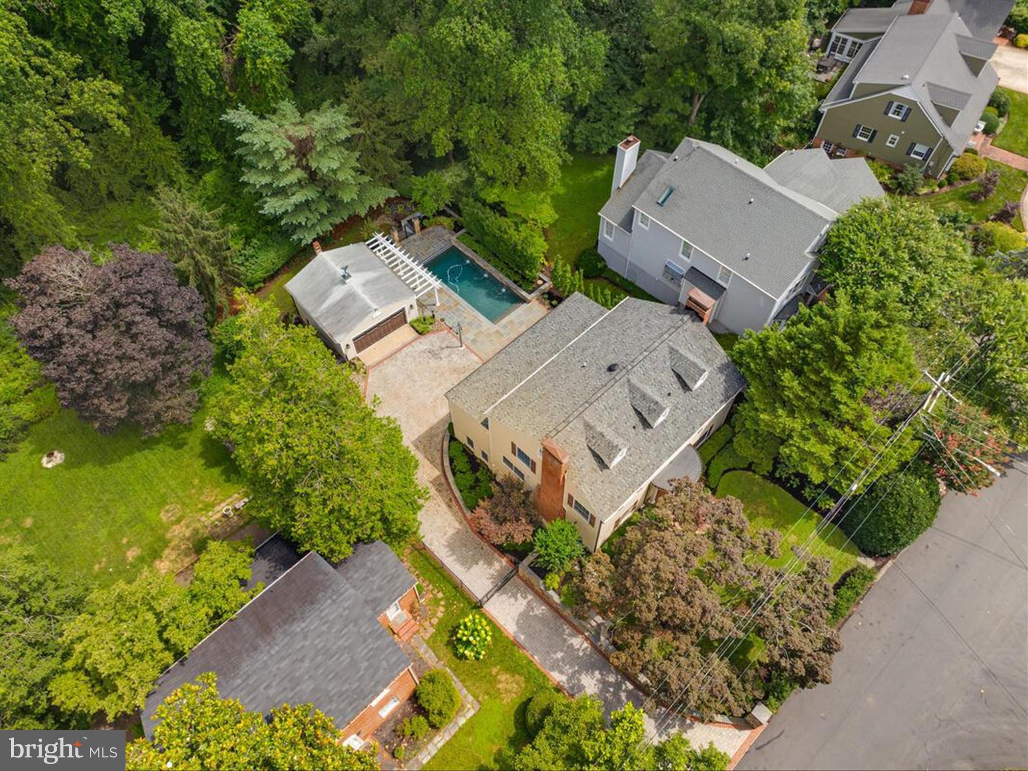 PENDENNIS MOUNT - Residential