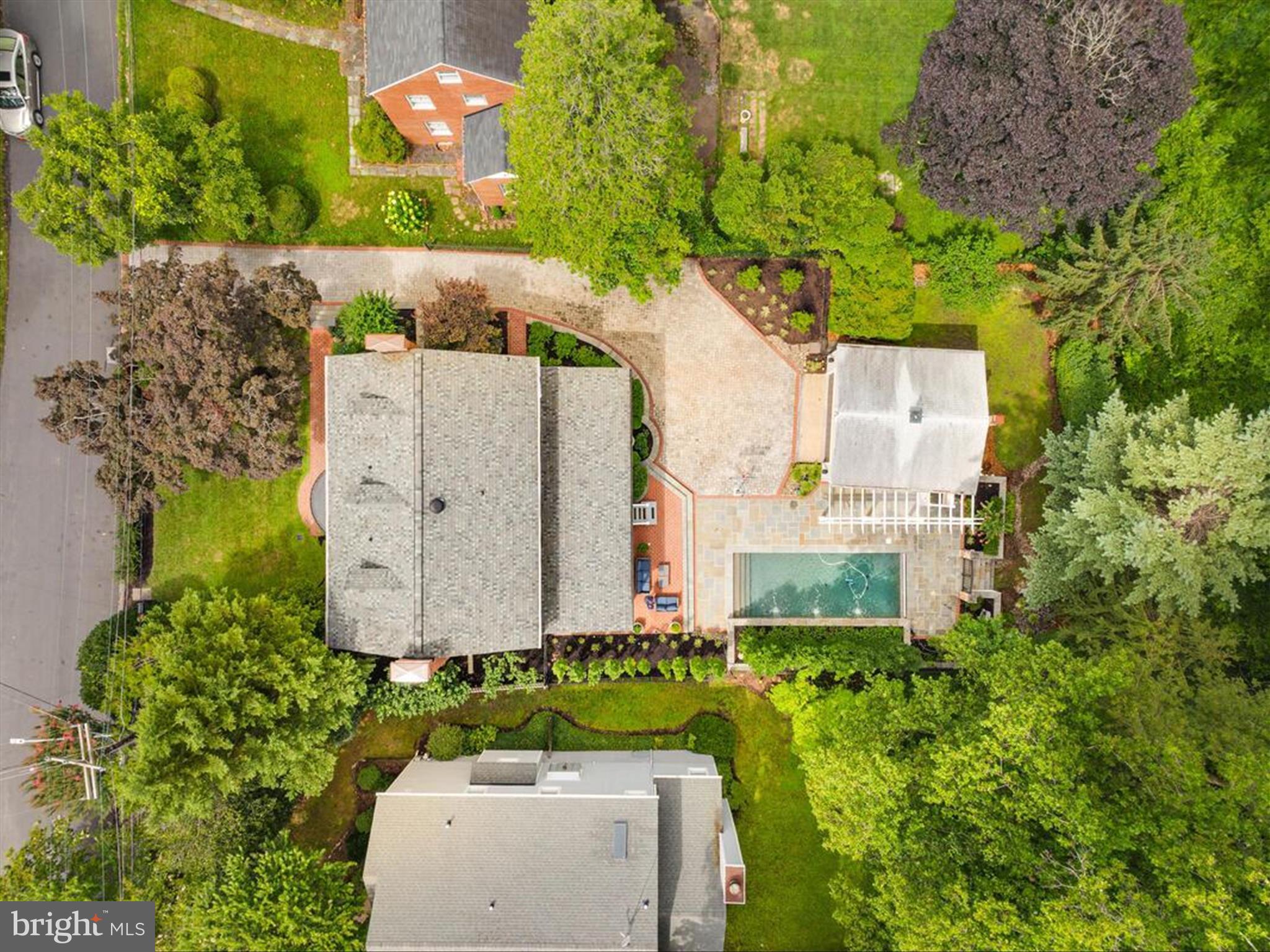 PENDENNIS MOUNT - Residential