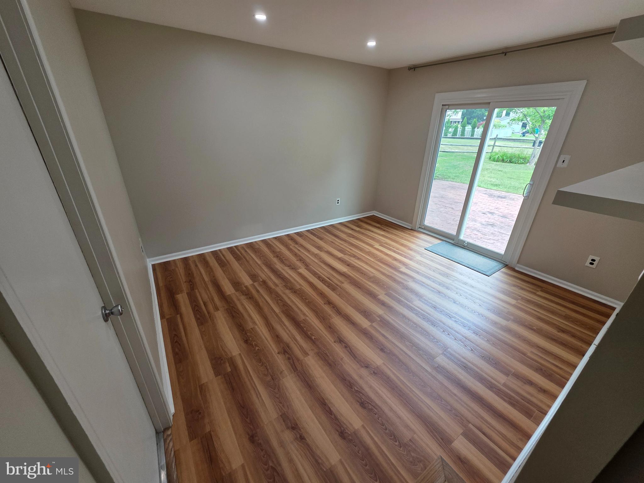 SILVER LAKE AT NEW - Residential