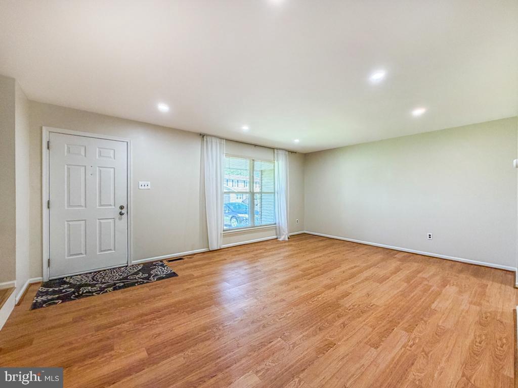 SILVER LAKE AT NEW - Residential