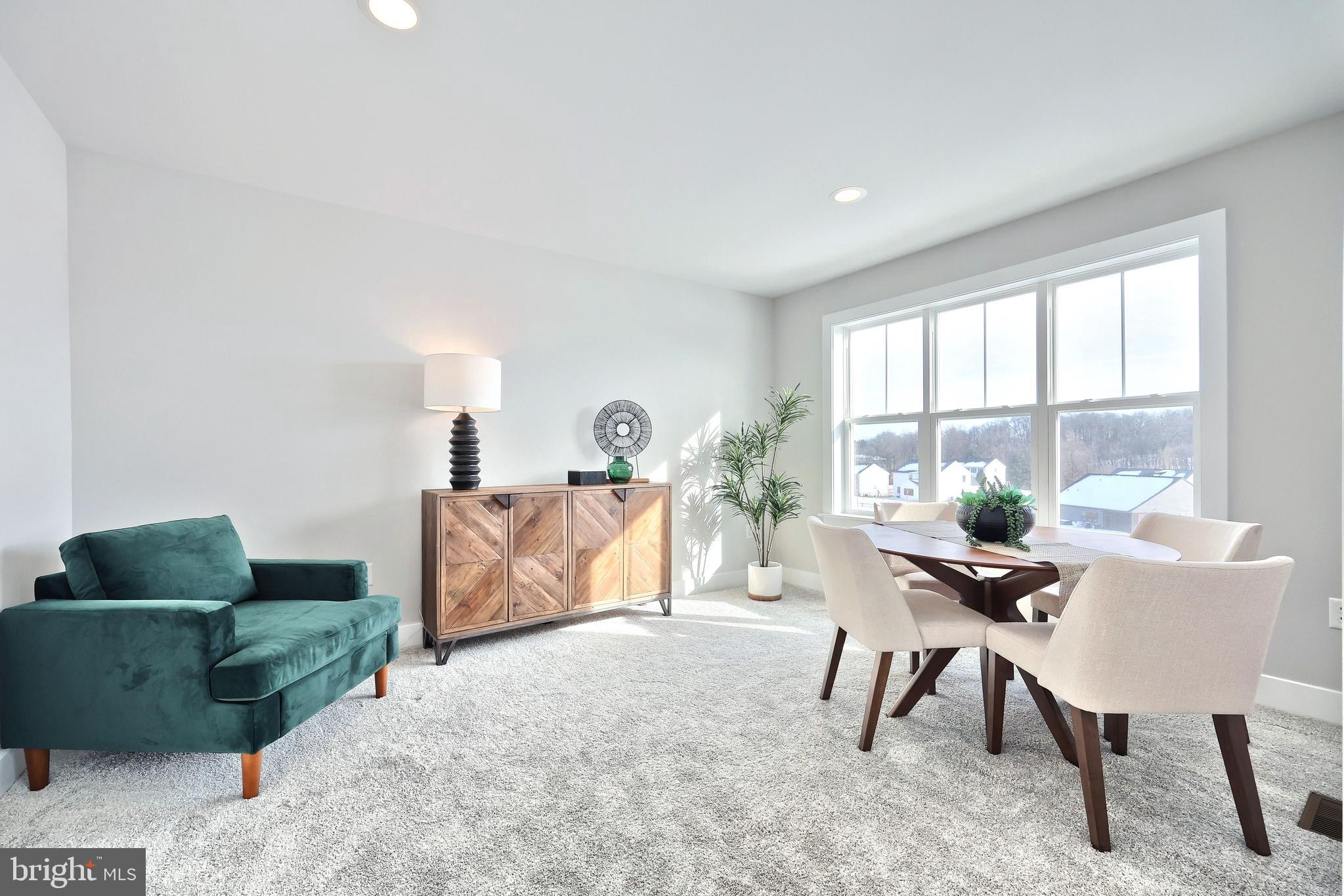WALTON HILL - Residential