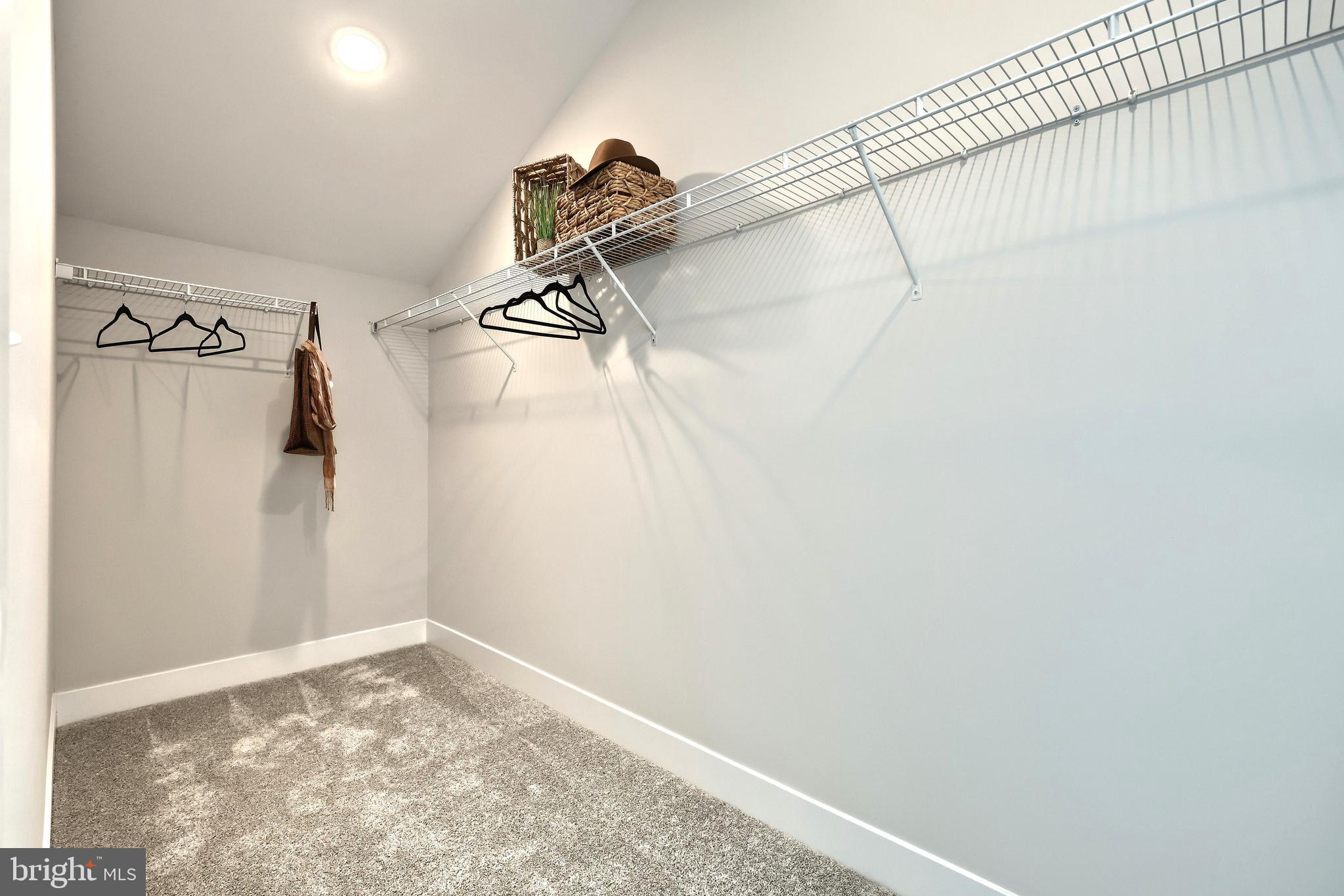 WALTON HILL - Residential