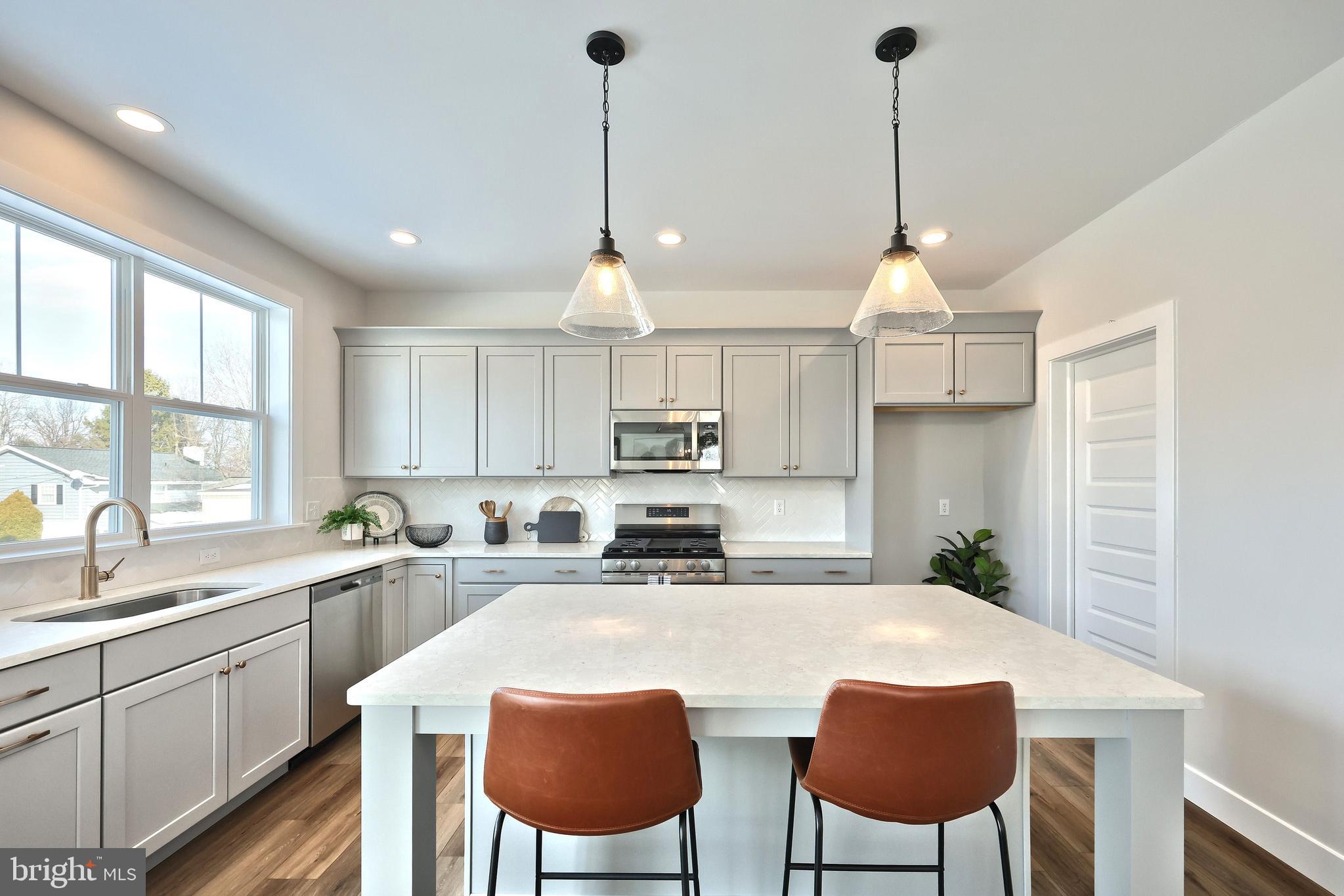 WALTON HILL - Residential