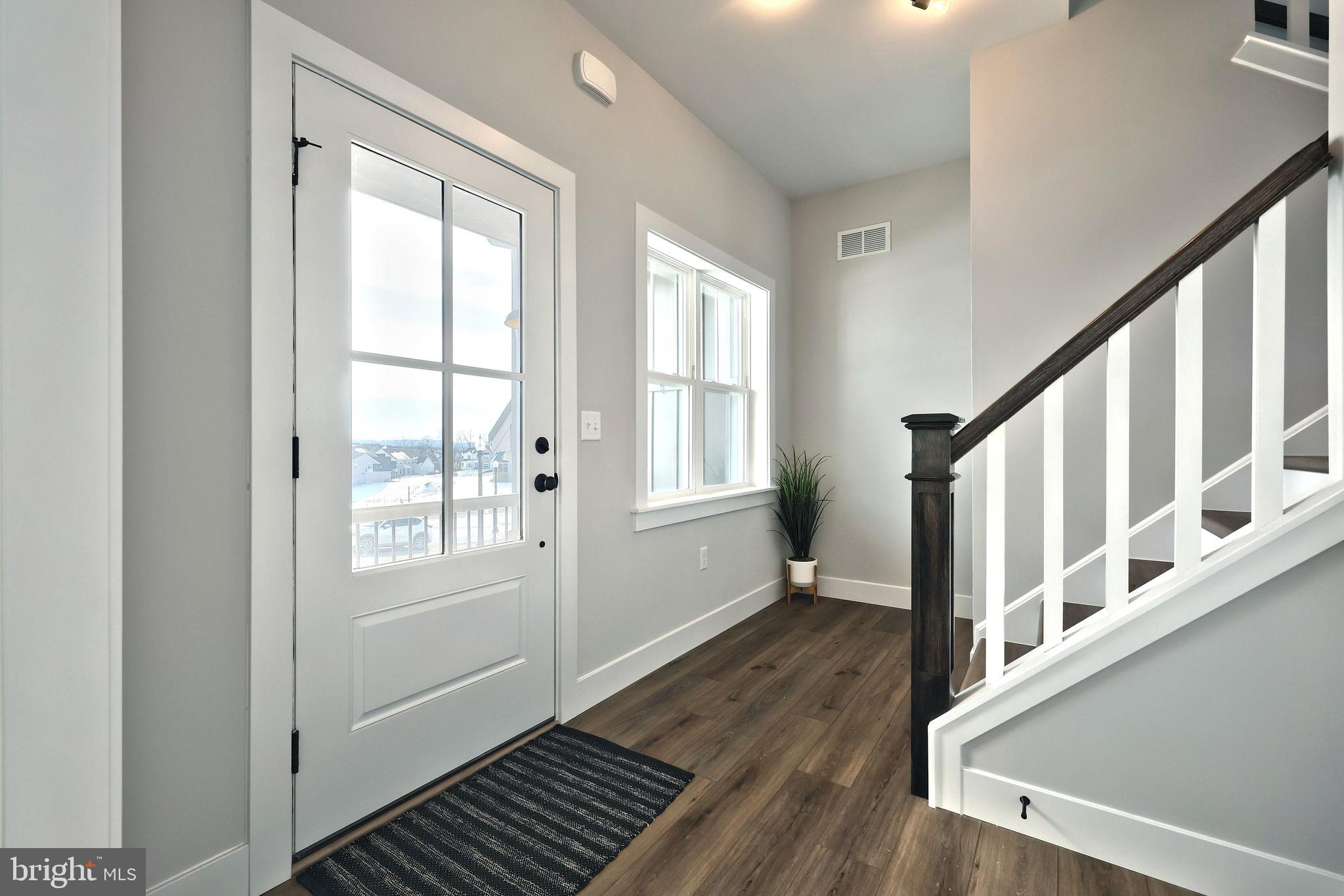 WALTON HILL - Residential