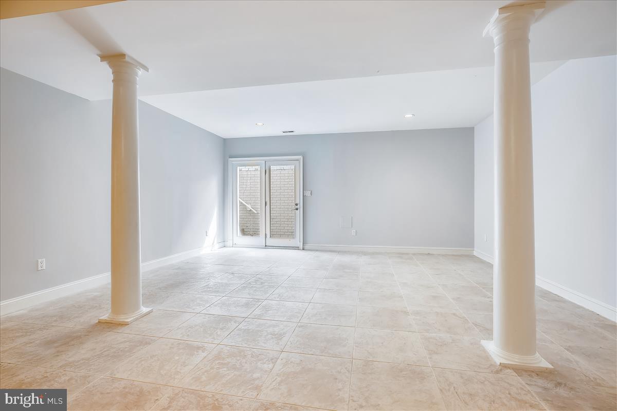 GARRETT PARK - Residential