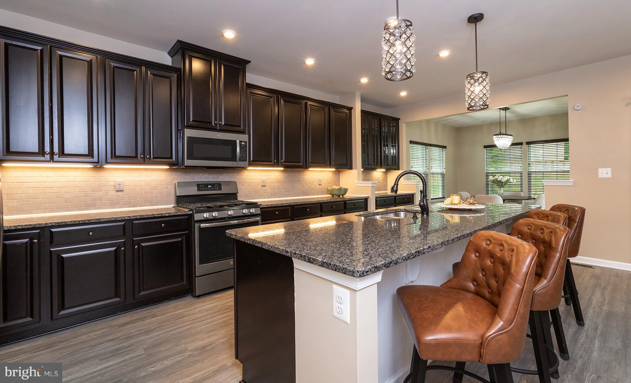 STRAY WINDS FARM - Residential
