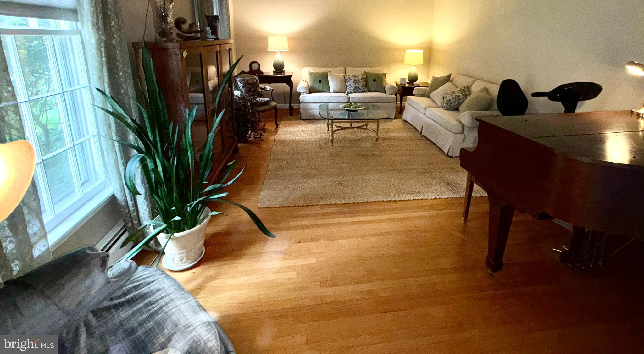 HOLLY HOUSE - Residential