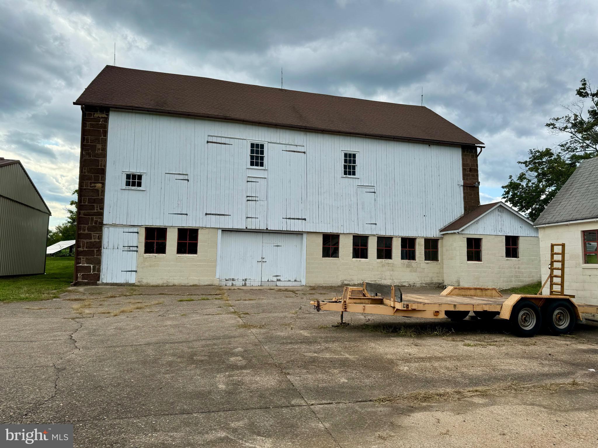 LANSDALE - Farm
