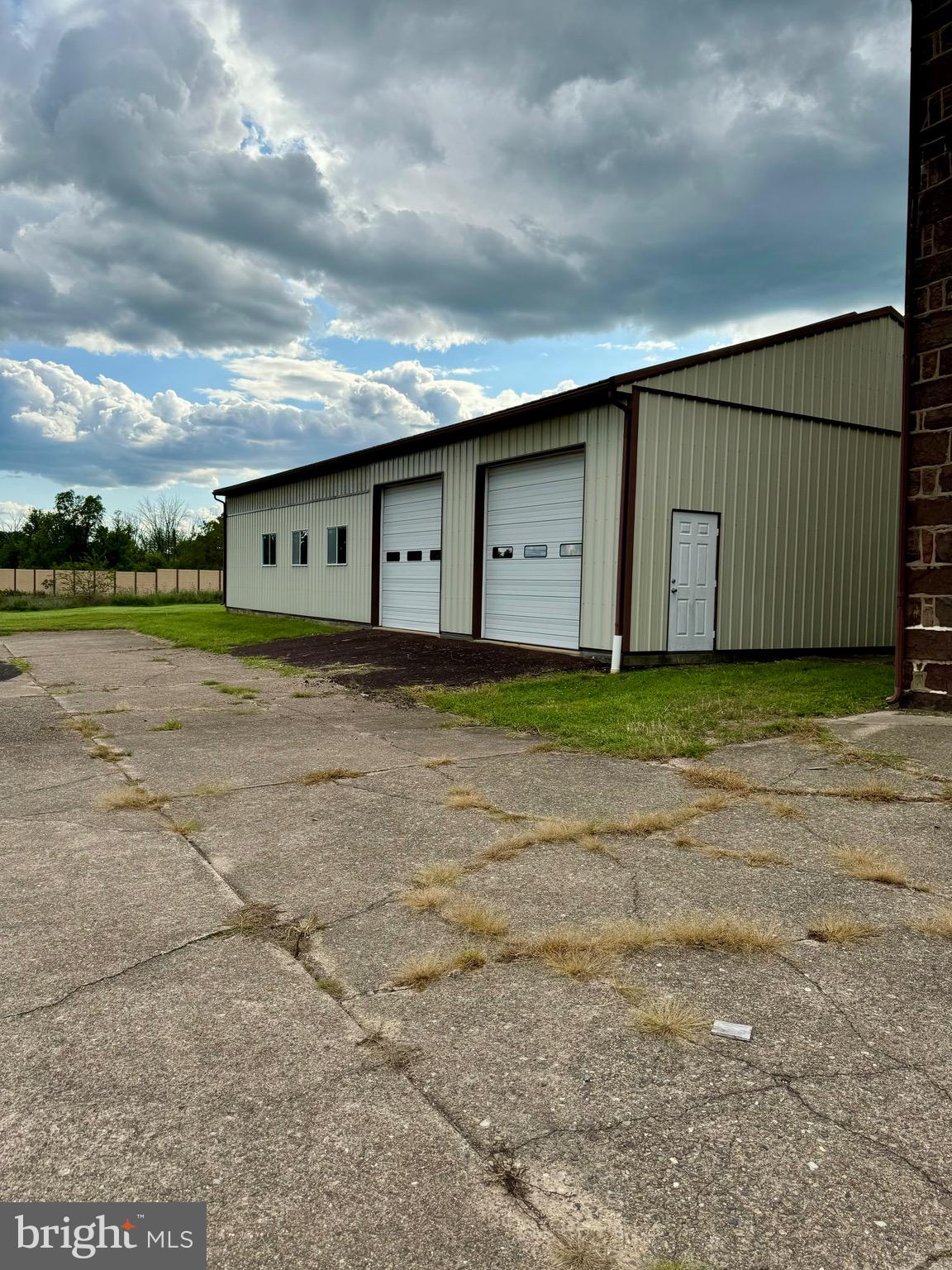 LANSDALE - Farm