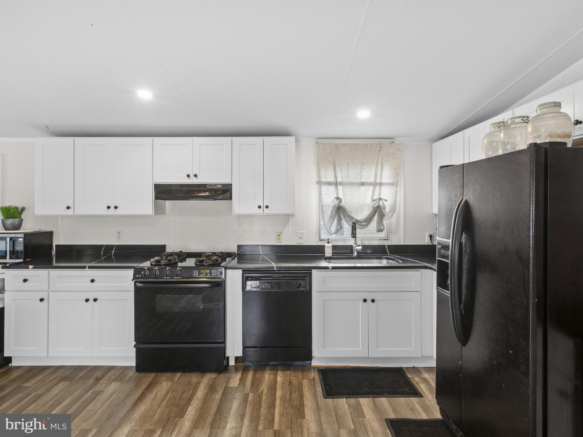 CHESAPEAKE MOBILE COURT - Residential