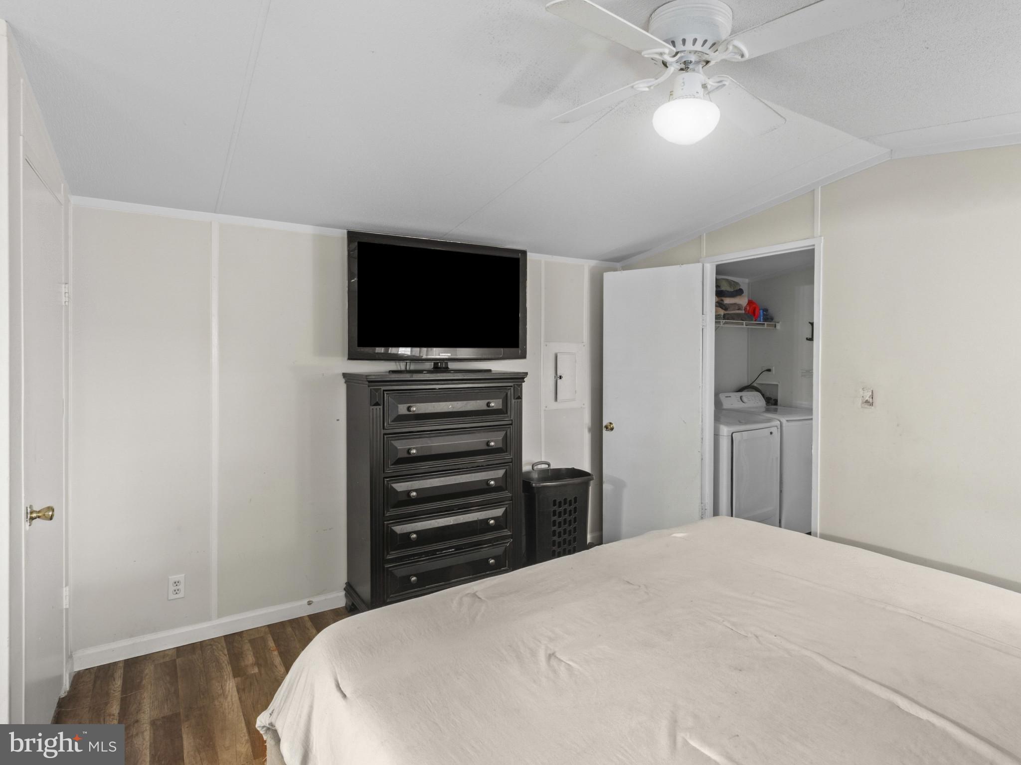 CHESAPEAKE MOBILE COURT - Residential