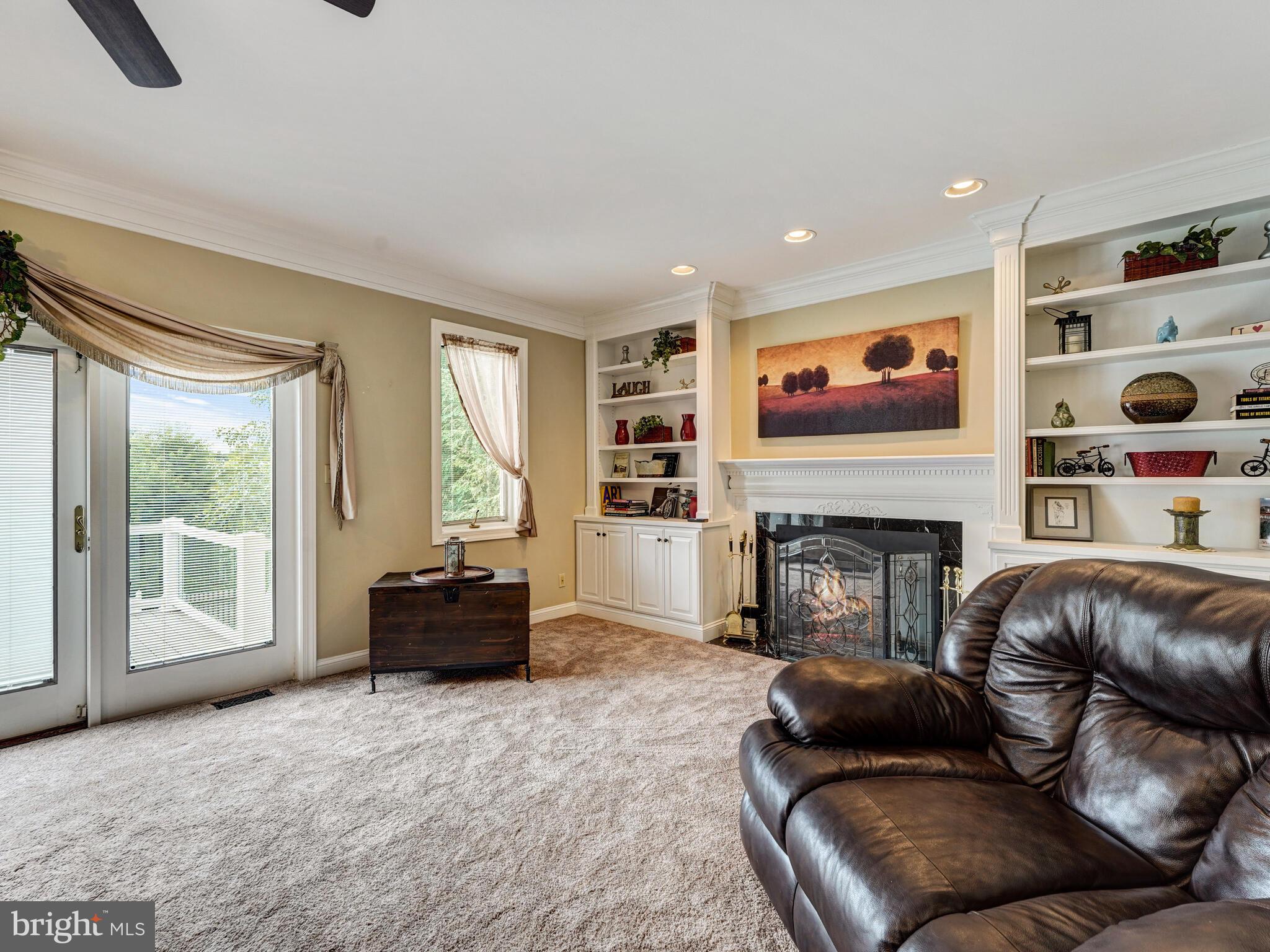 DEER POINTE - Residential