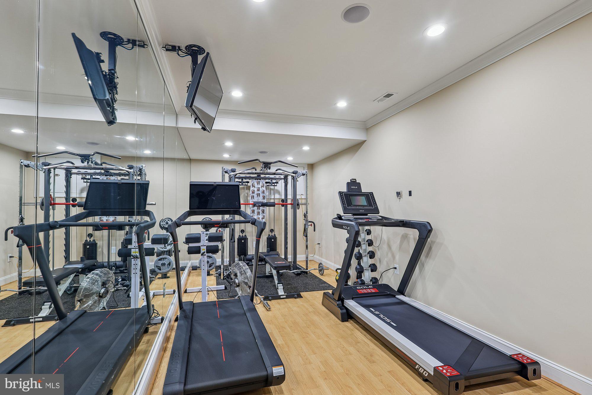 WINDSOR RIDGE - Residential