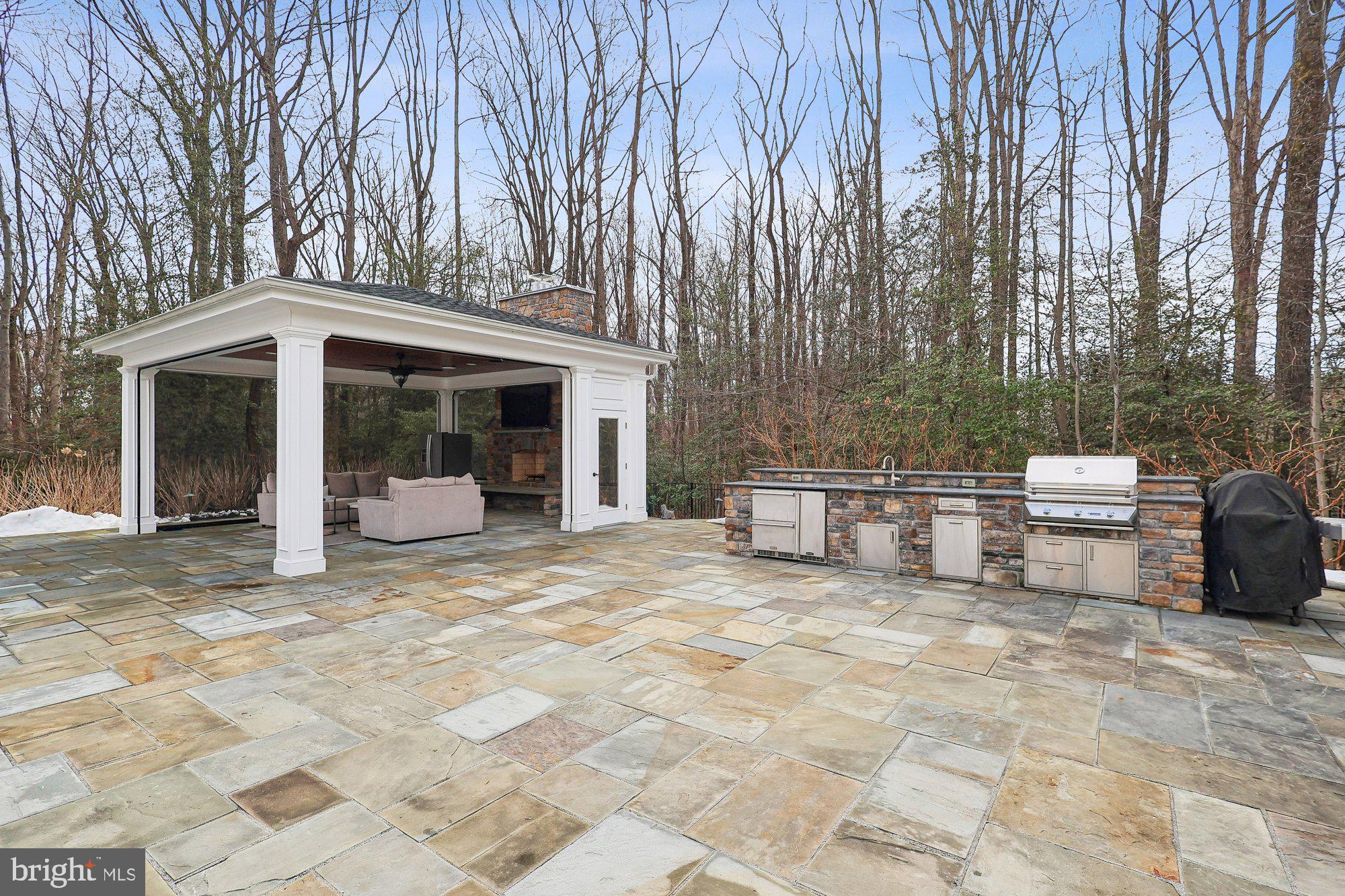 WINDSOR RIDGE - Residential