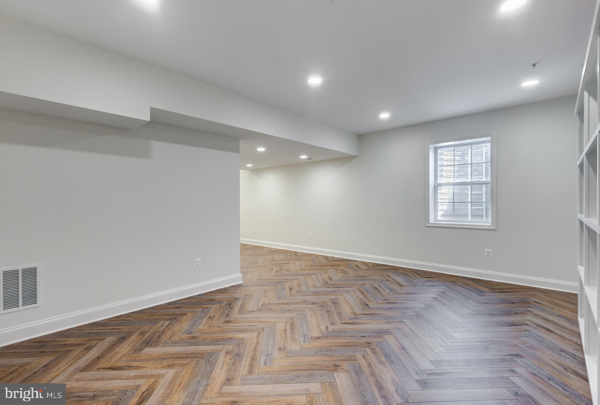 WEATHERSTONE - Residential