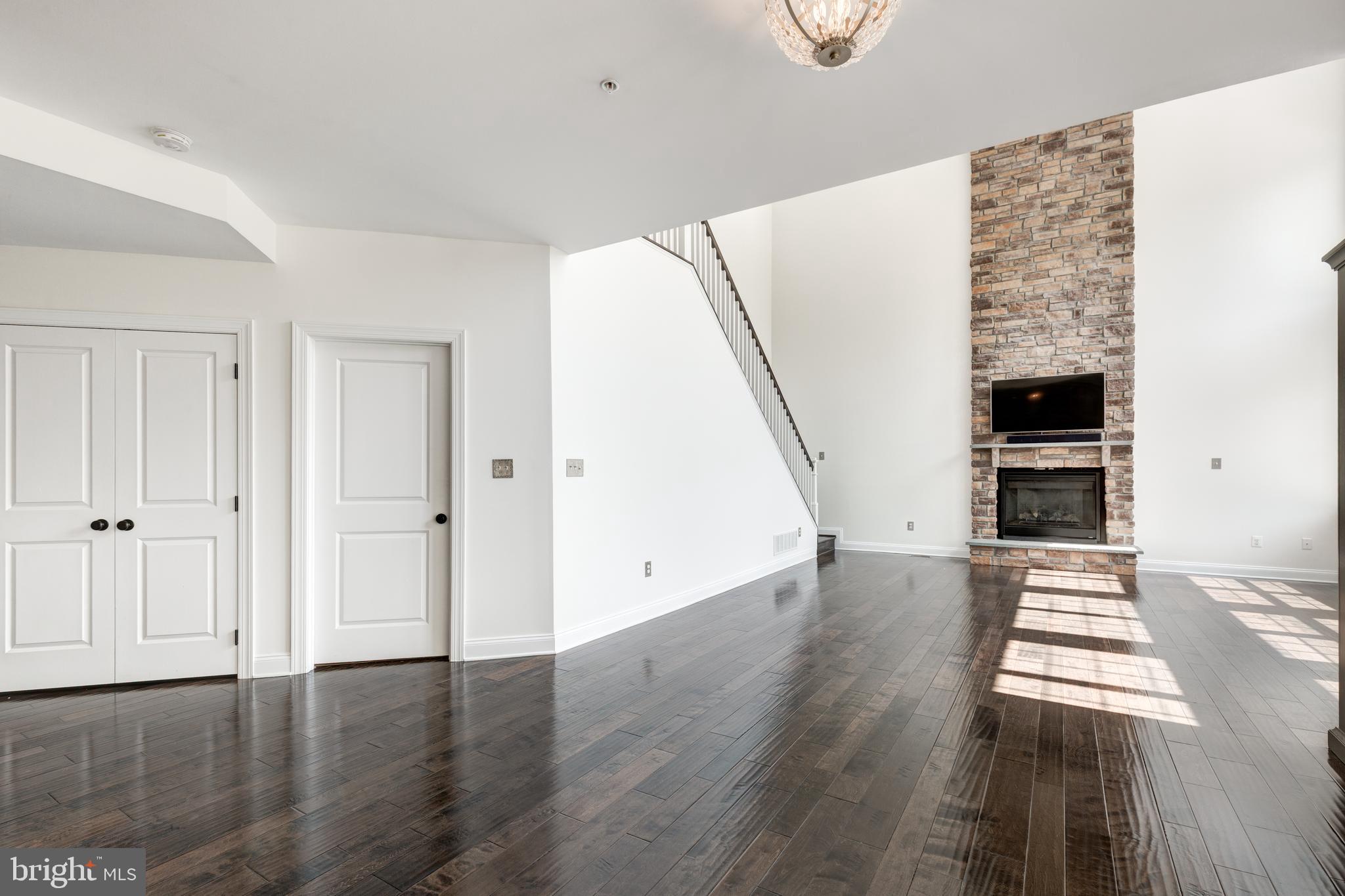 WEATHERSTONE - Residential