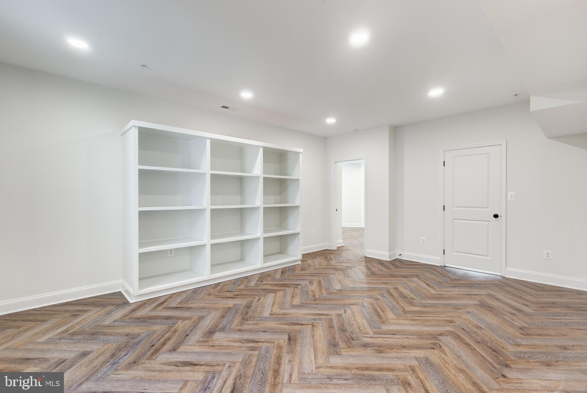 WEATHERSTONE - Residential