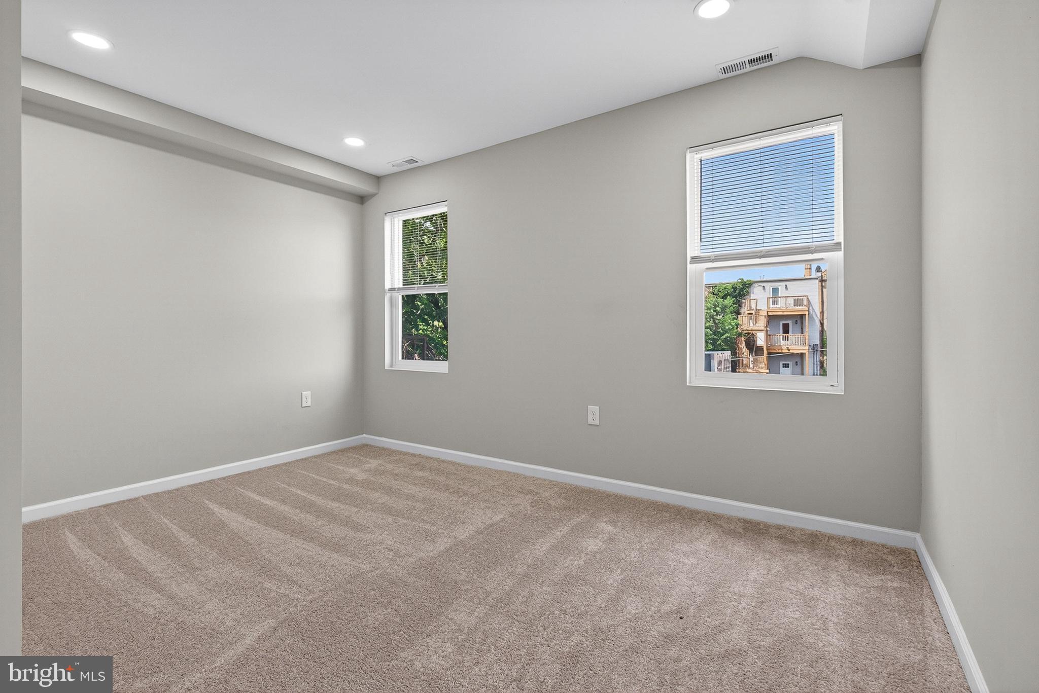 SANDTOWN-WINCHESTER - Residential