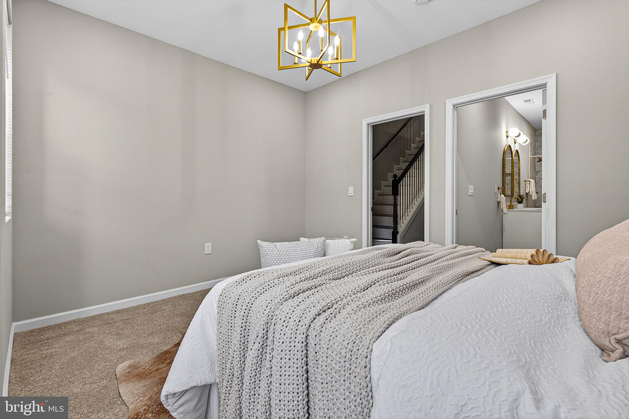 SANDTOWN-WINCHESTER - Residential