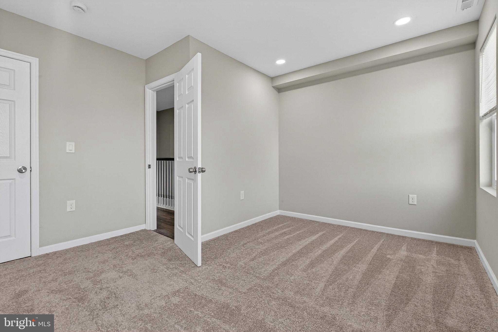 SANDTOWN-WINCHESTER - Residential