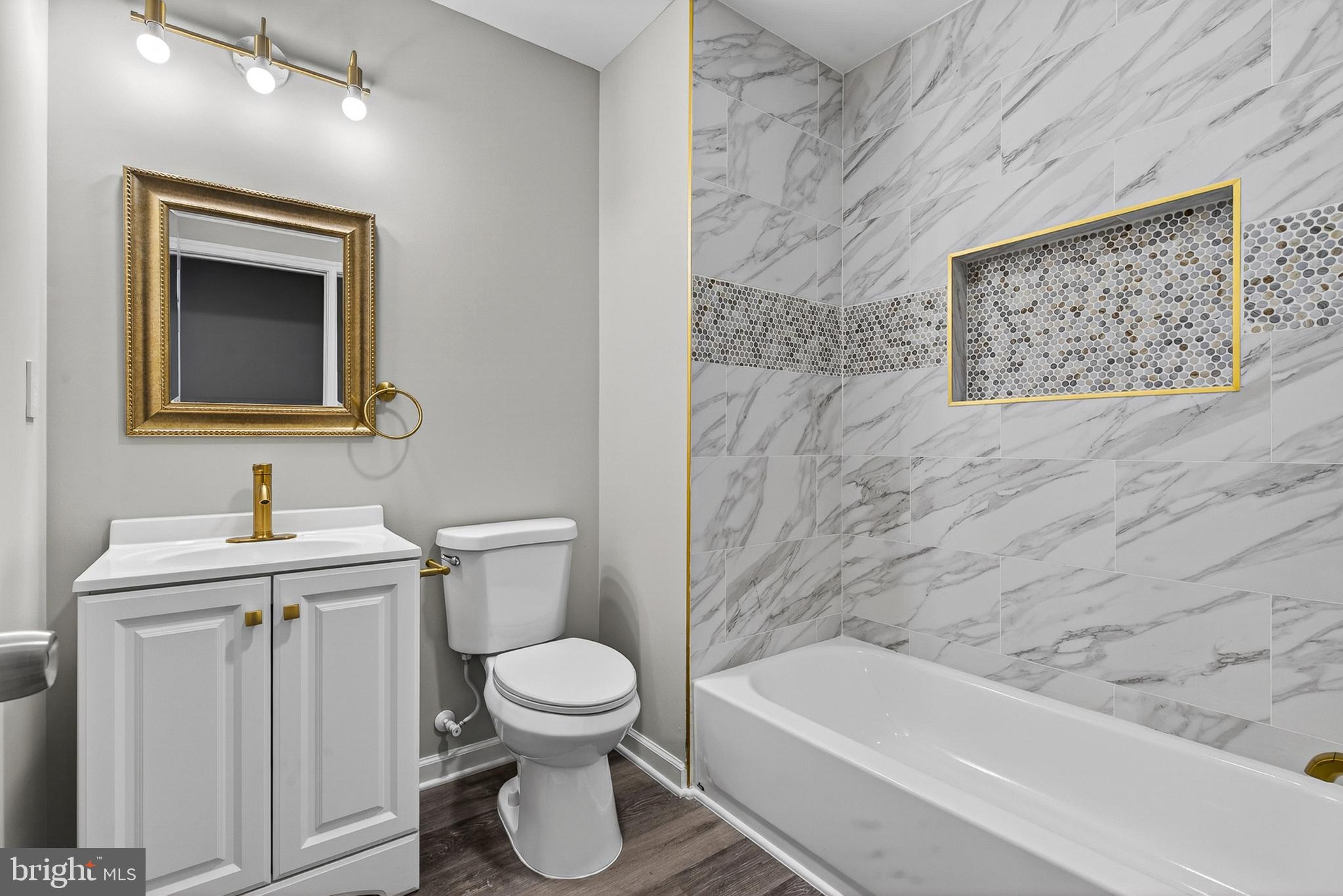SANDTOWN-WINCHESTER - Residential