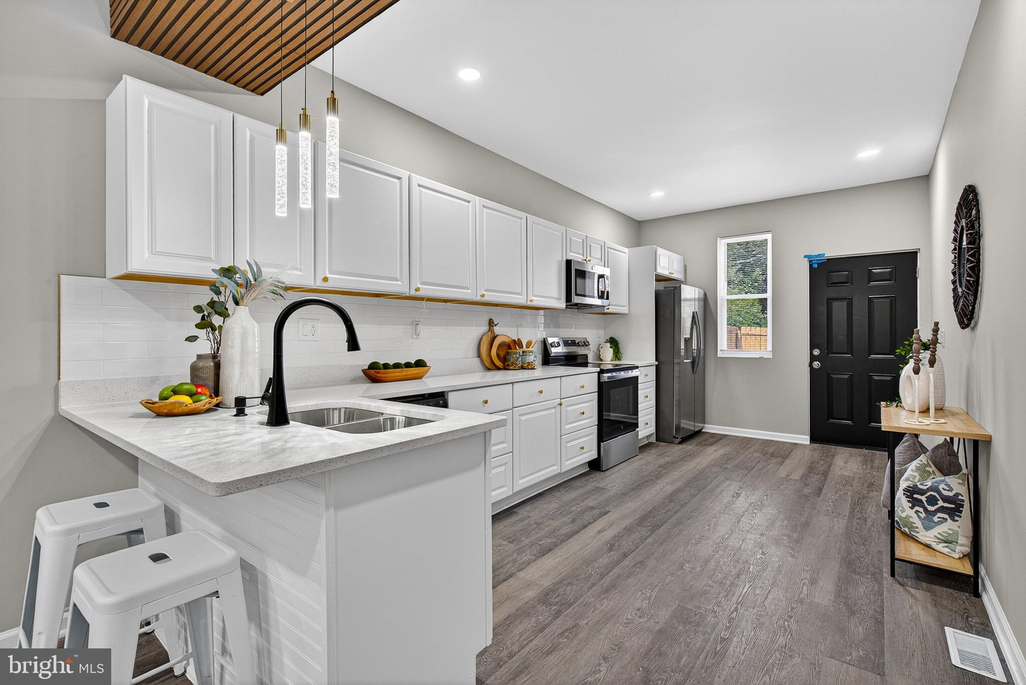 SANDTOWN-WINCHESTER - Residential