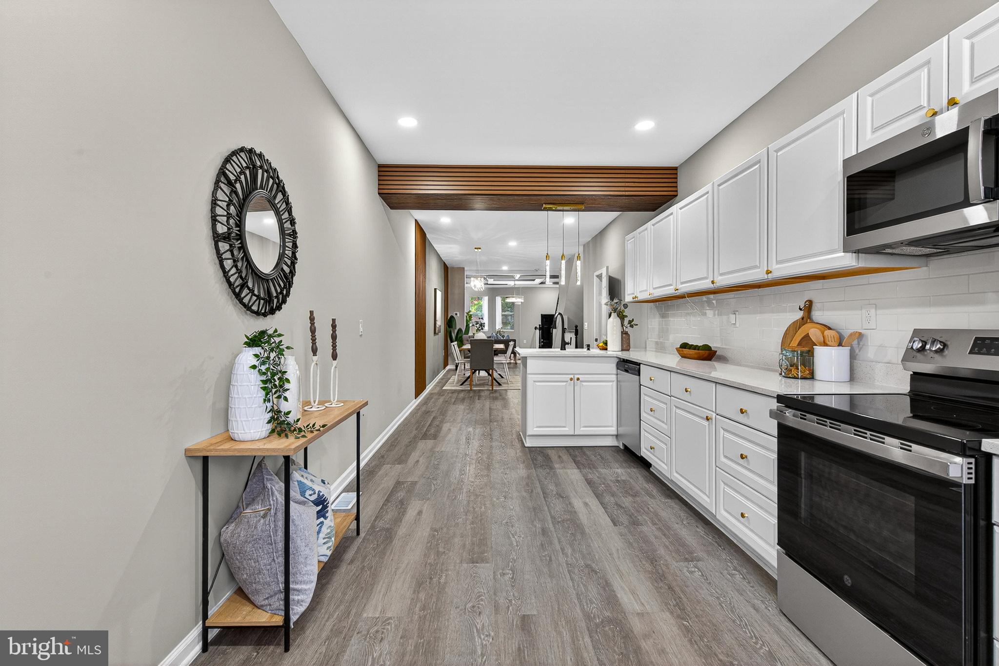 SANDTOWN-WINCHESTER - Residential