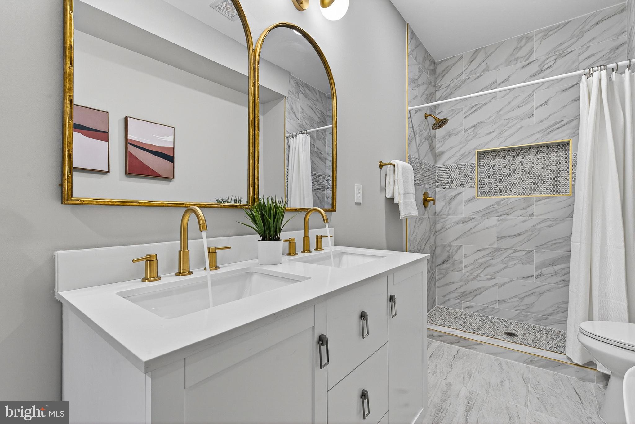 SANDTOWN-WINCHESTER - Residential