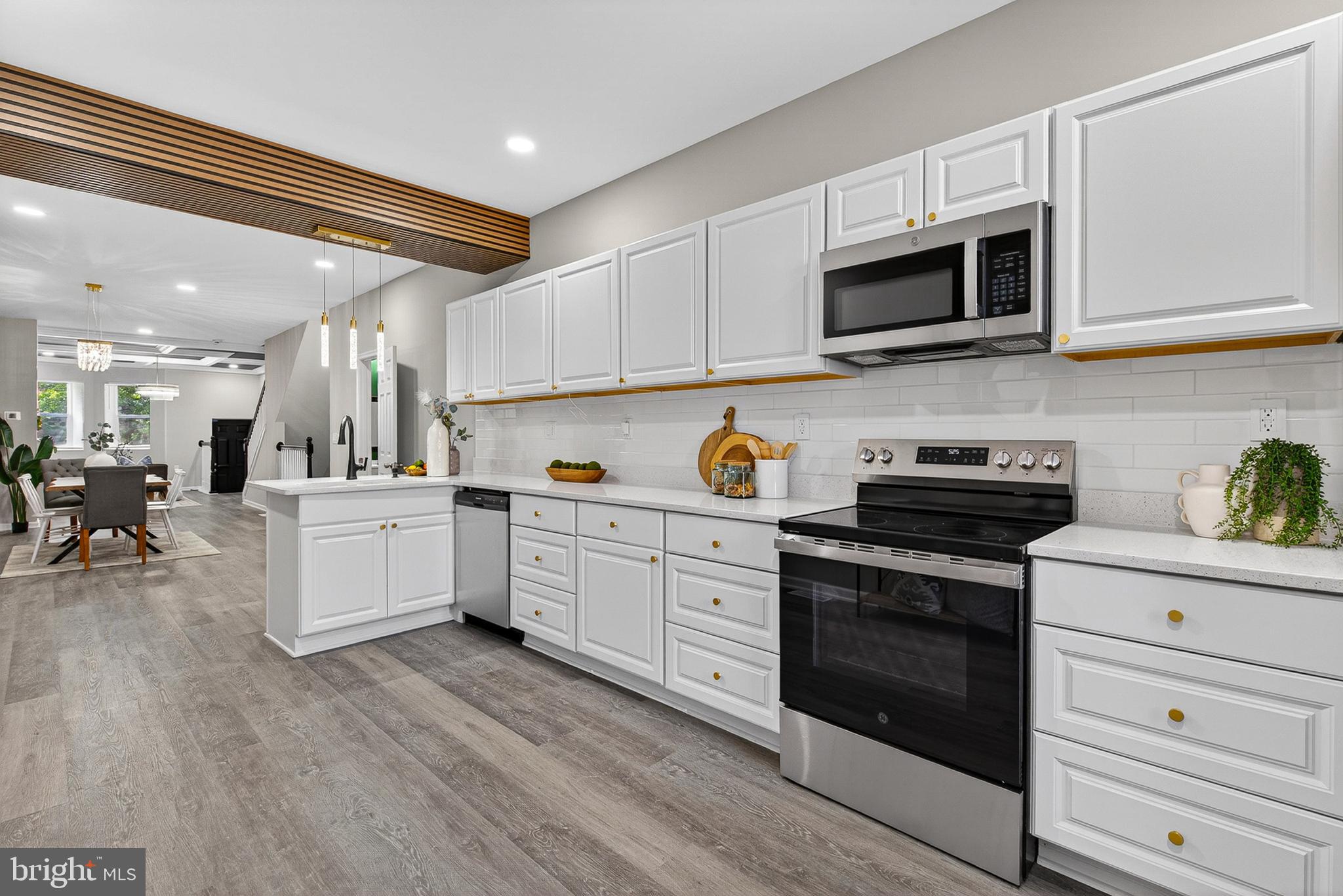SANDTOWN-WINCHESTER - Residential