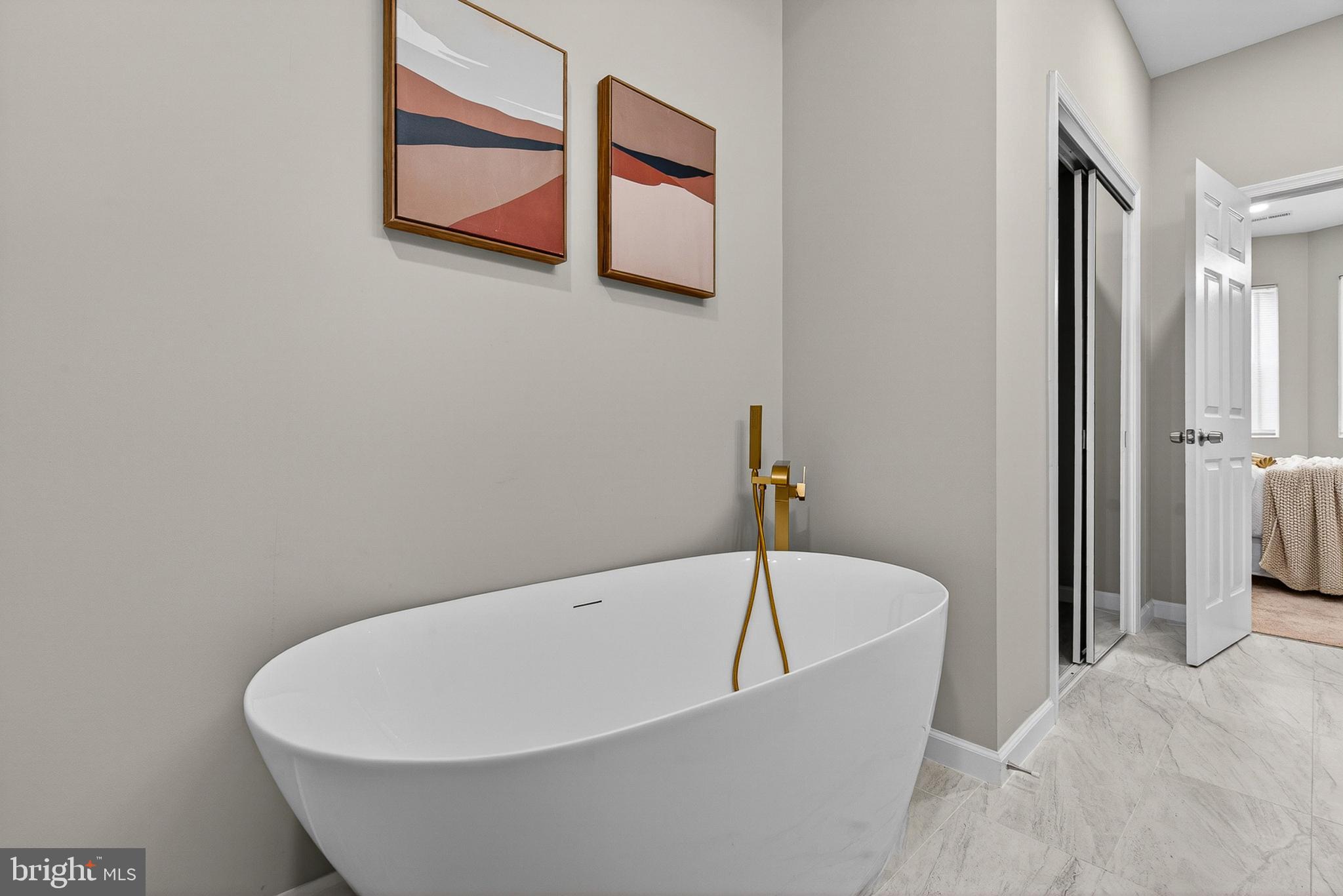SANDTOWN-WINCHESTER - Residential
