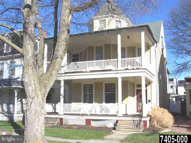 Key West Victorian 2 unit 2.5 story home in Avenues.  Floor to ceiling charm w/ curved stairway, octagonal BR, huge tile step in shower/whirlpool combination, new Hickory KIT/breakfast bar.  2nd & 3rd floor 3-4BRS, approx 2000sf unit & 1st floor approx 1000sf living unit. None like it.  Stunning.