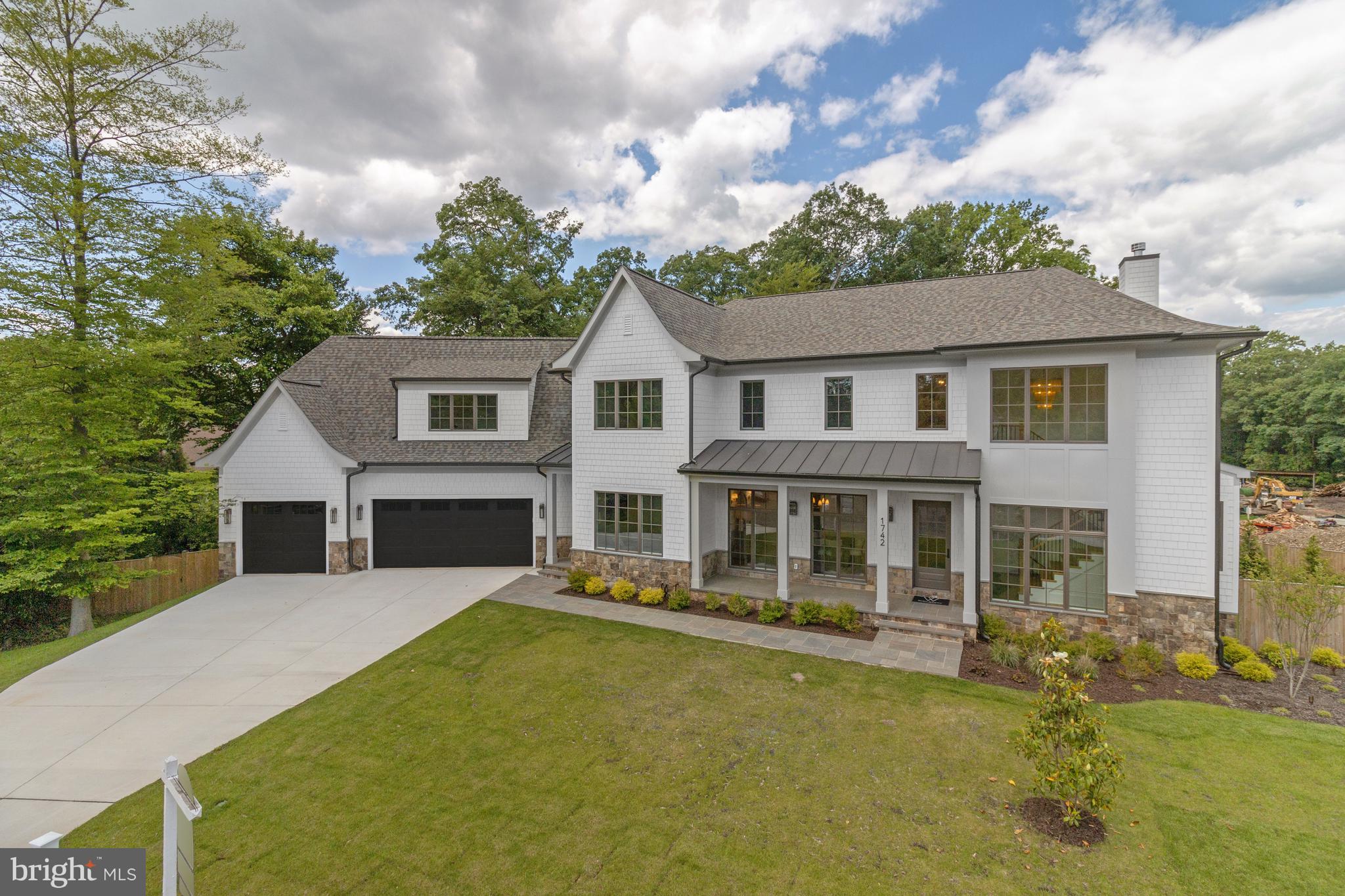 MANORS AT MCNAIR FARMS - Residential