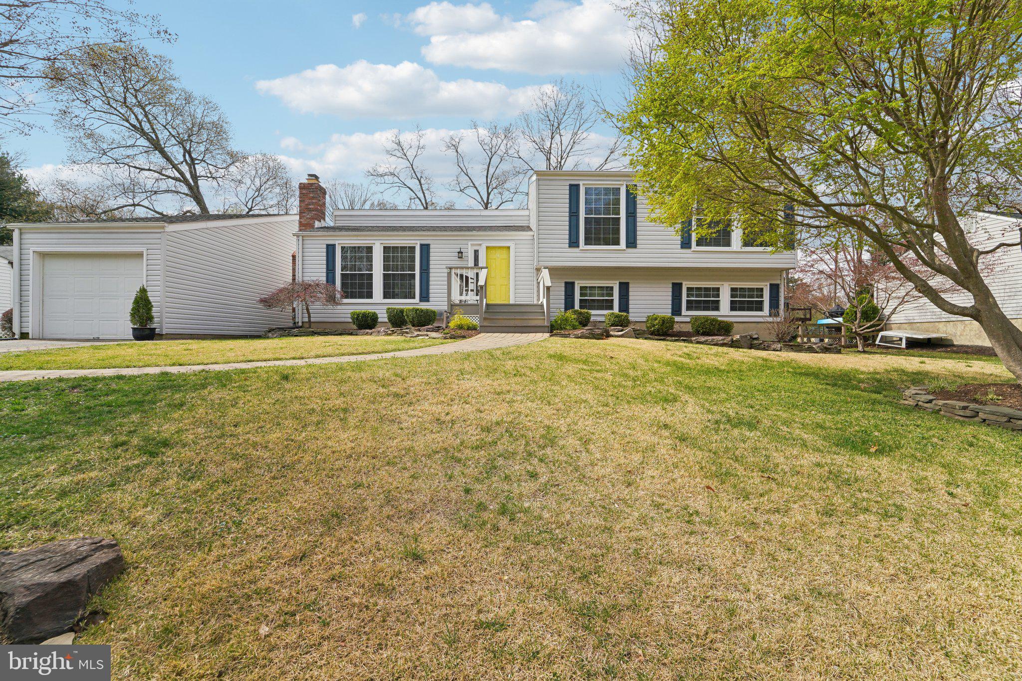 BAY HILLS - Residential