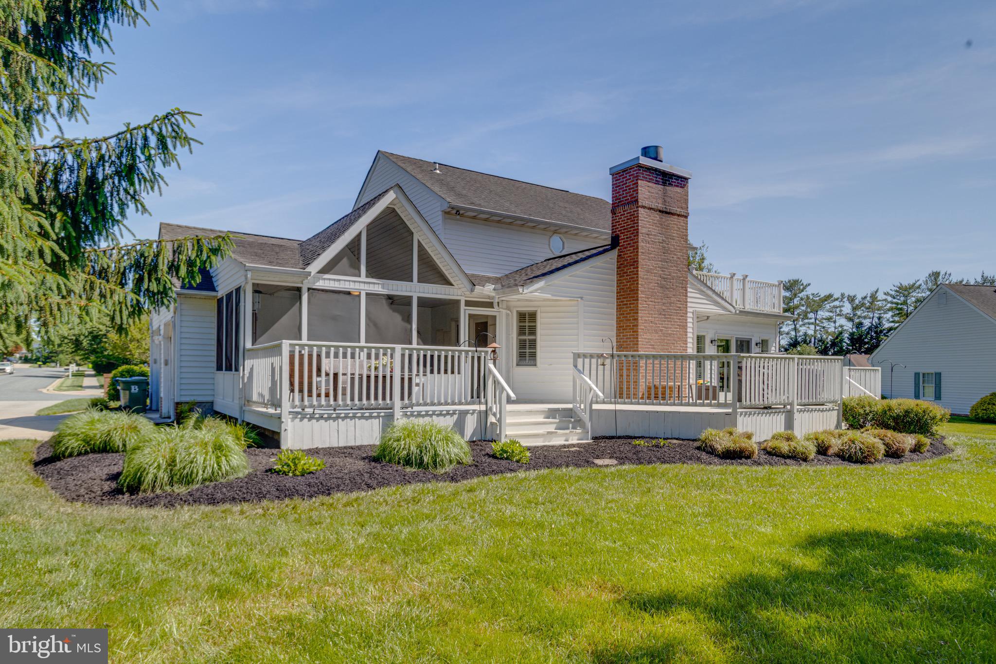 TUDOR MANOR - Residential