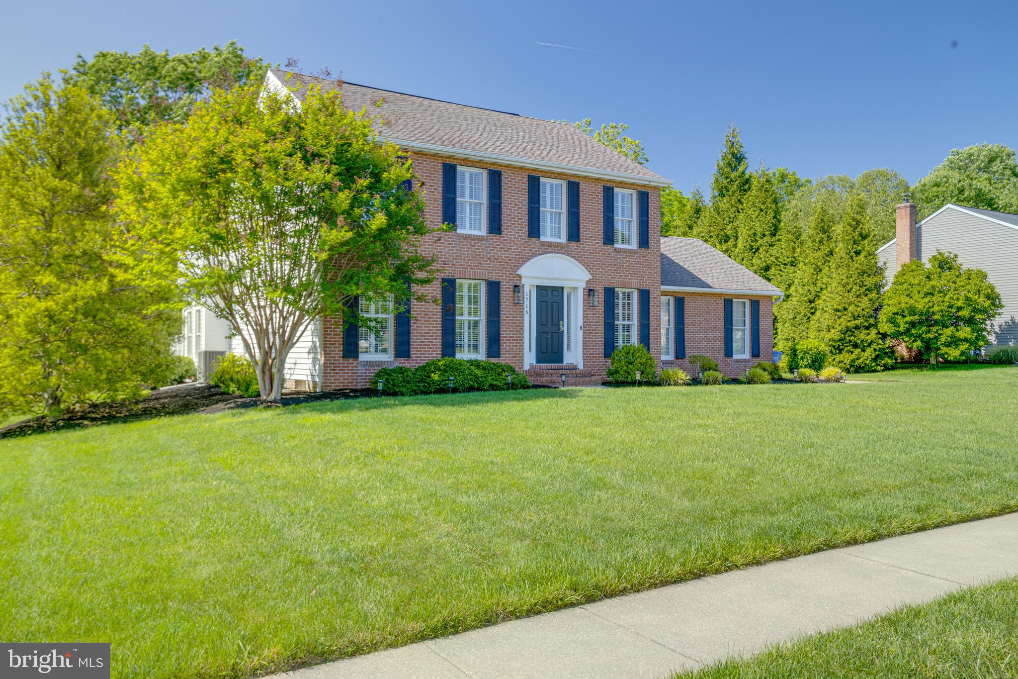 TUDOR MANOR - Residential