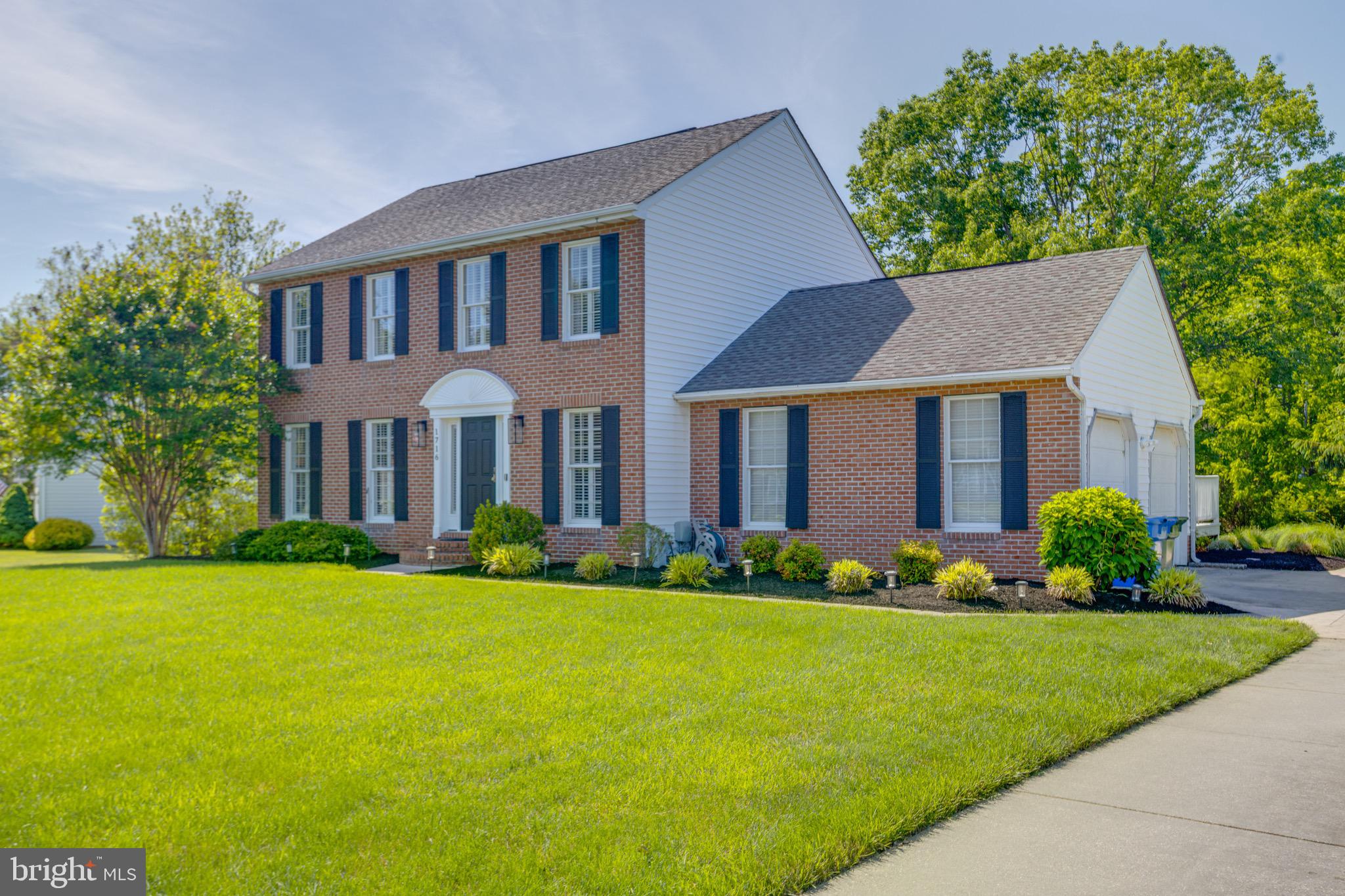 TUDOR MANOR - Residential