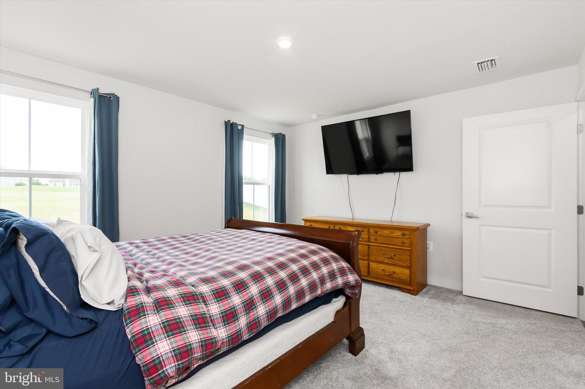 THE VILLAGE AT SMITH CREEK - Residential