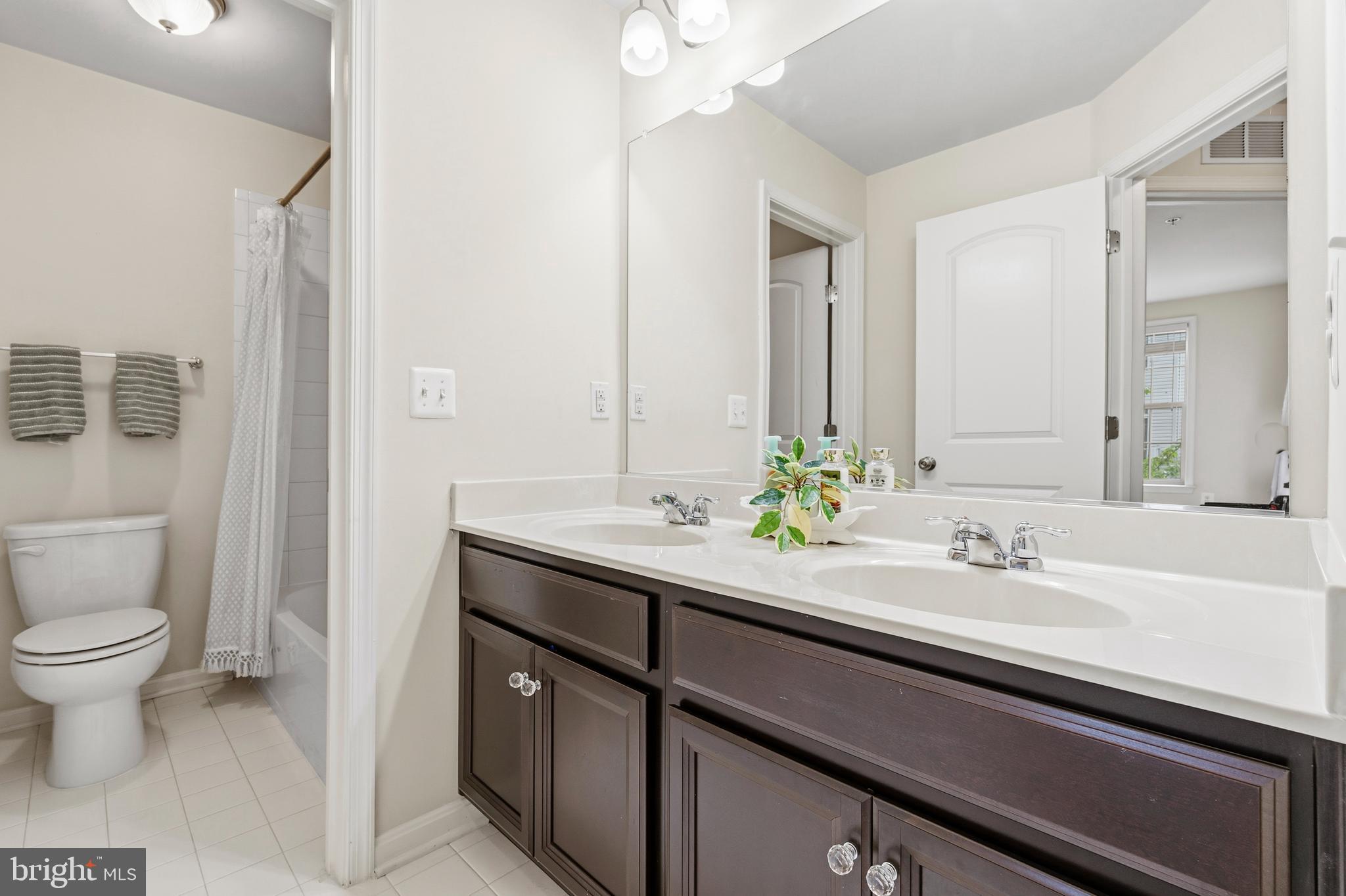 WOODMORE TOWNE CENTRE - Residential