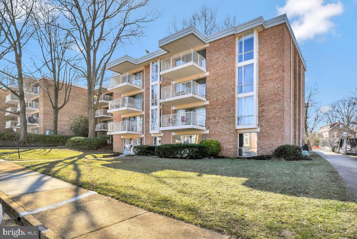 HUNTINGTON CLUB - Residential