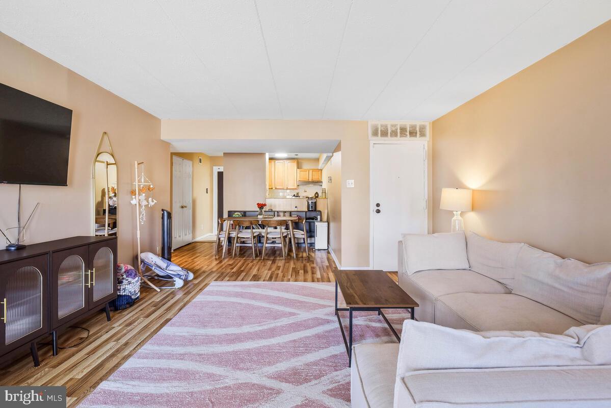 HUNTINGTON CLUB - Residential