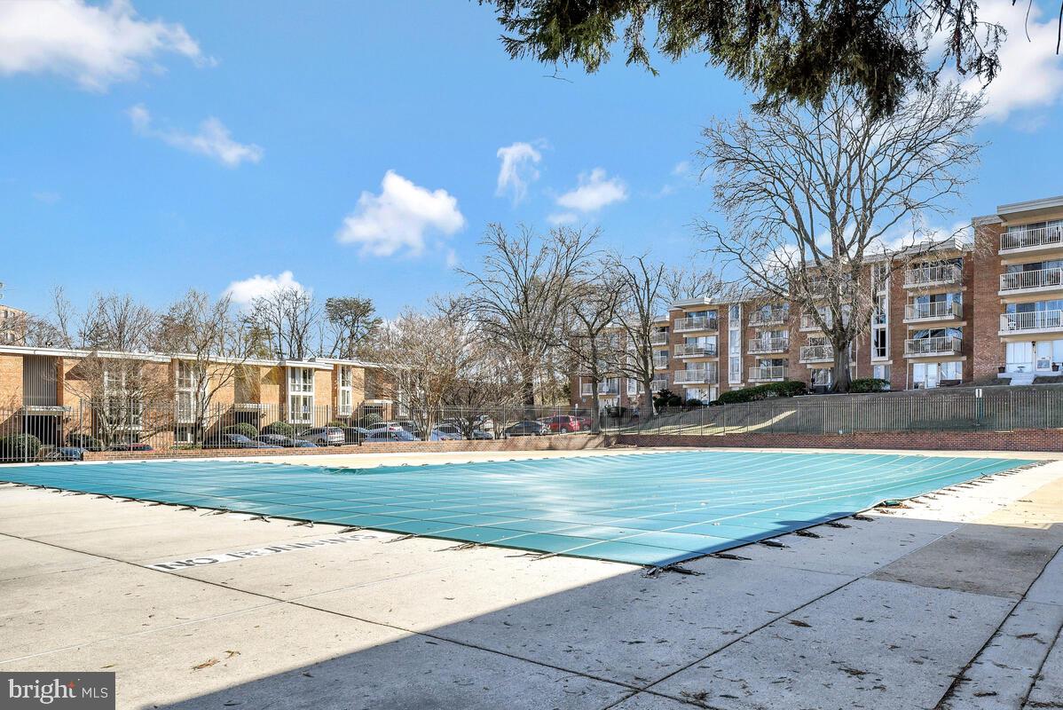 HUNTINGTON CLUB - Residential