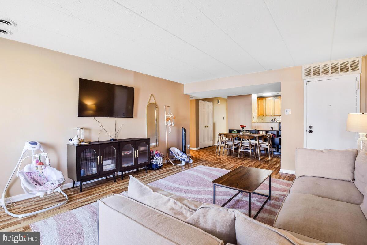 HUNTINGTON CLUB - Residential