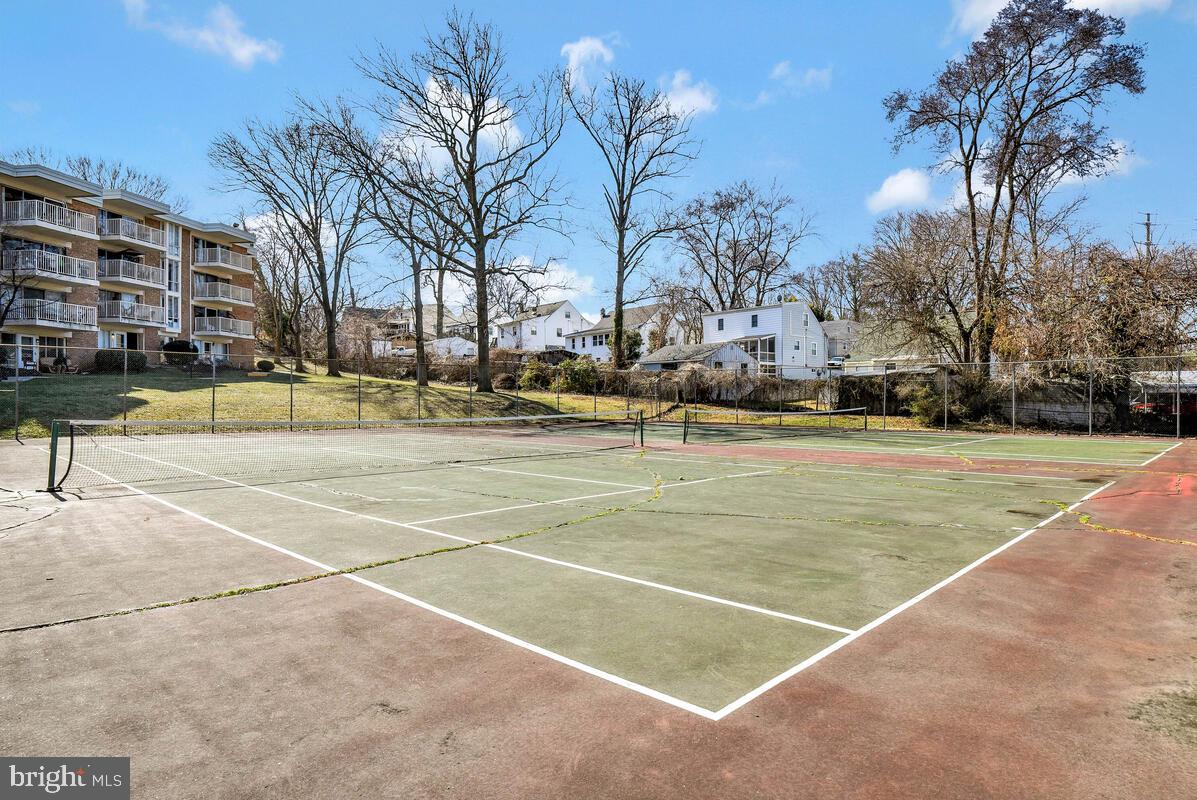 HUNTINGTON CLUB - Residential