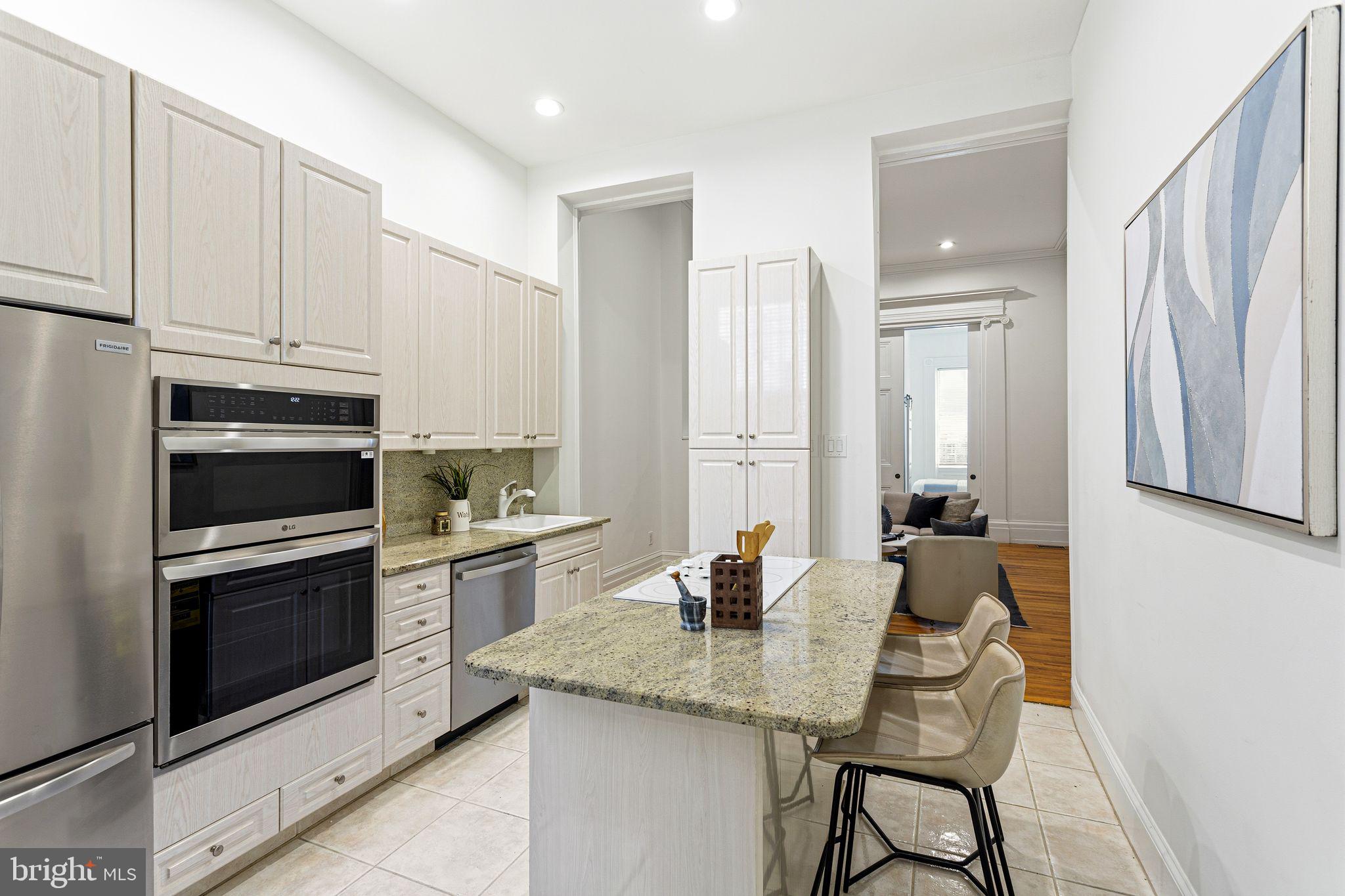 WASHINGTON SQ WEST - Residential