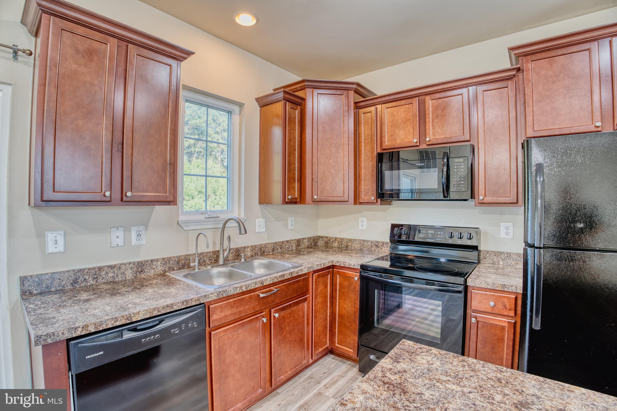 PLANTATION LAKES - Residential
