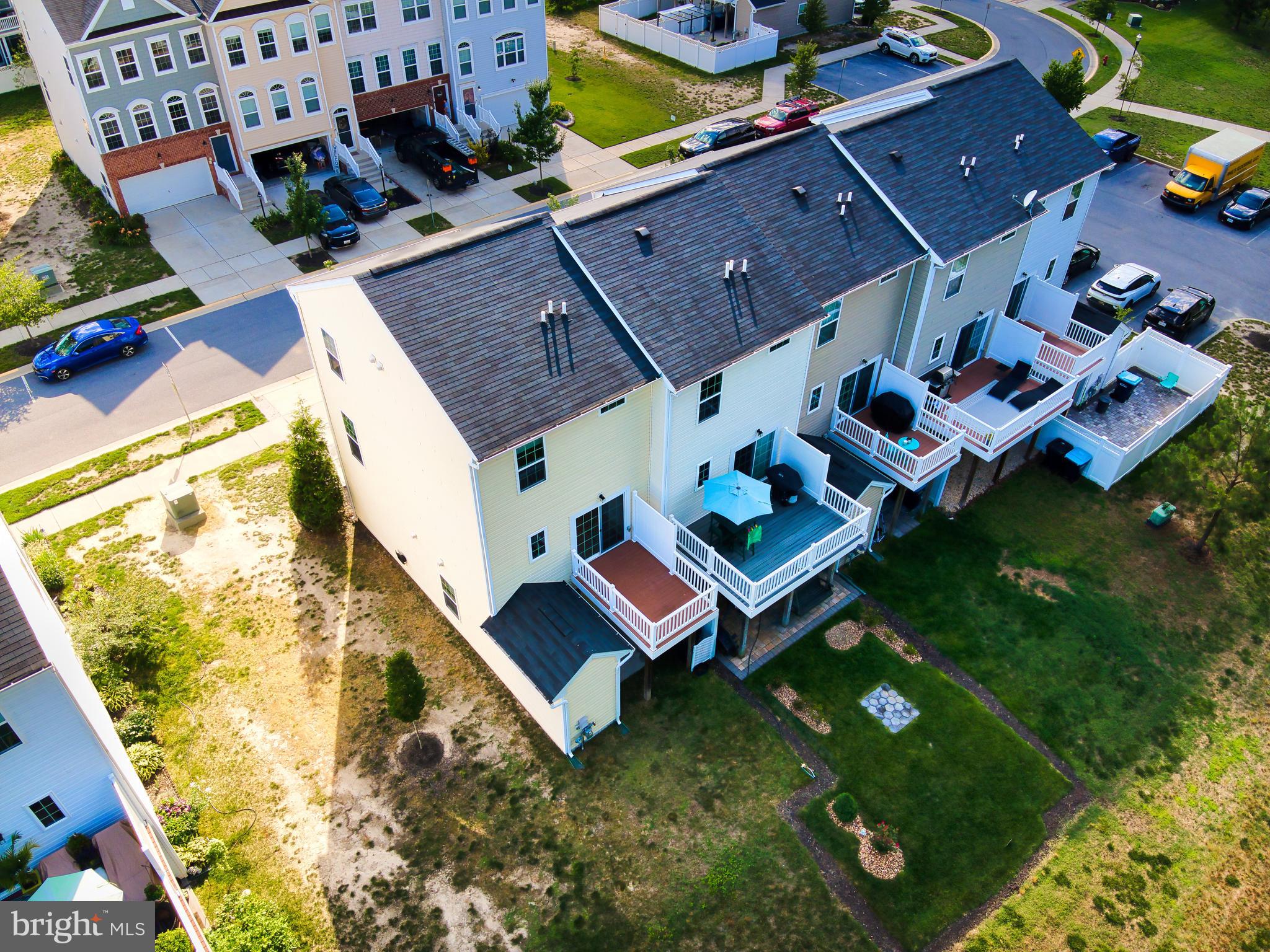PLANTATION LAKES - Residential