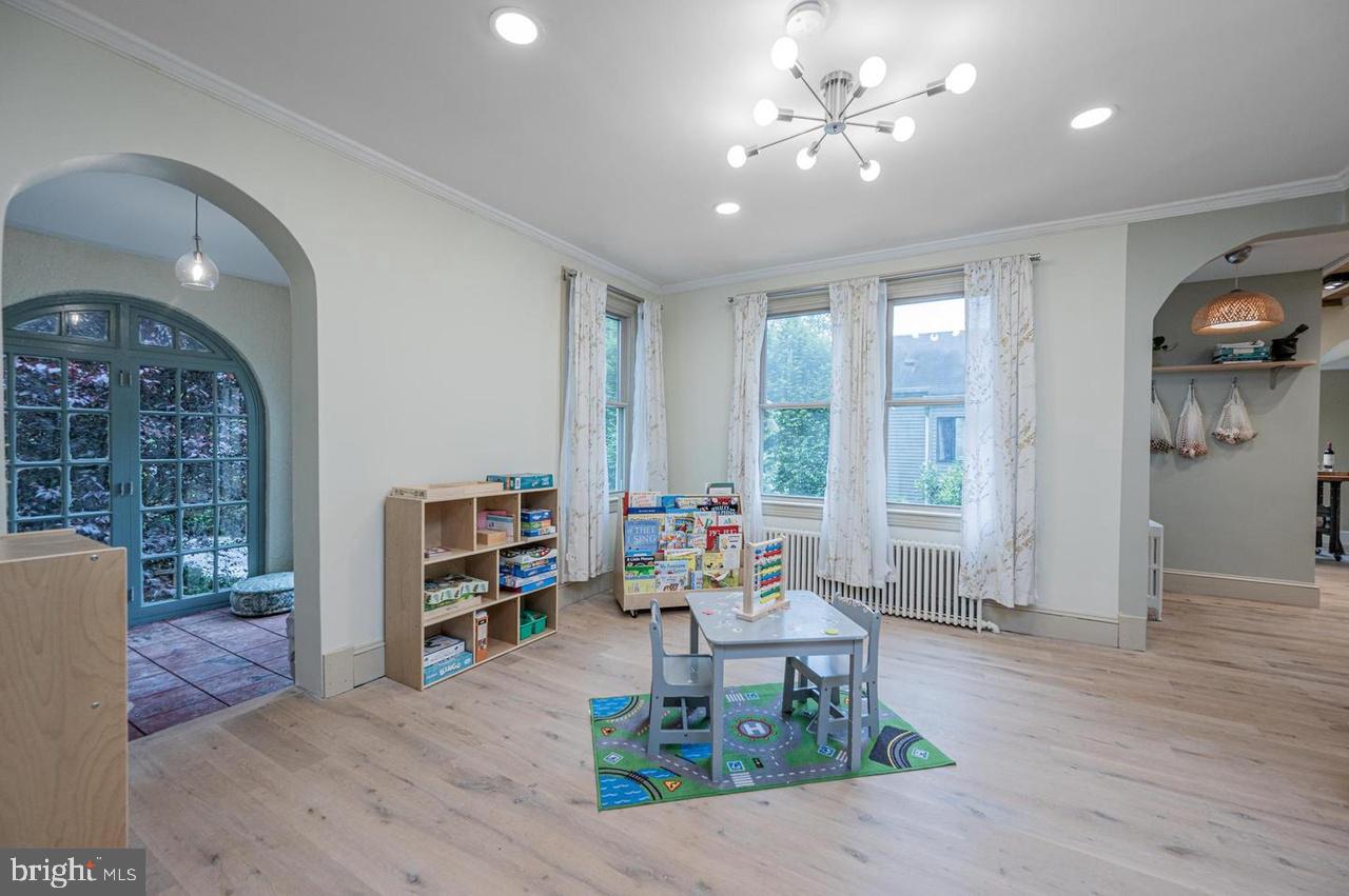 MOUNT WASHINGTON - Residential