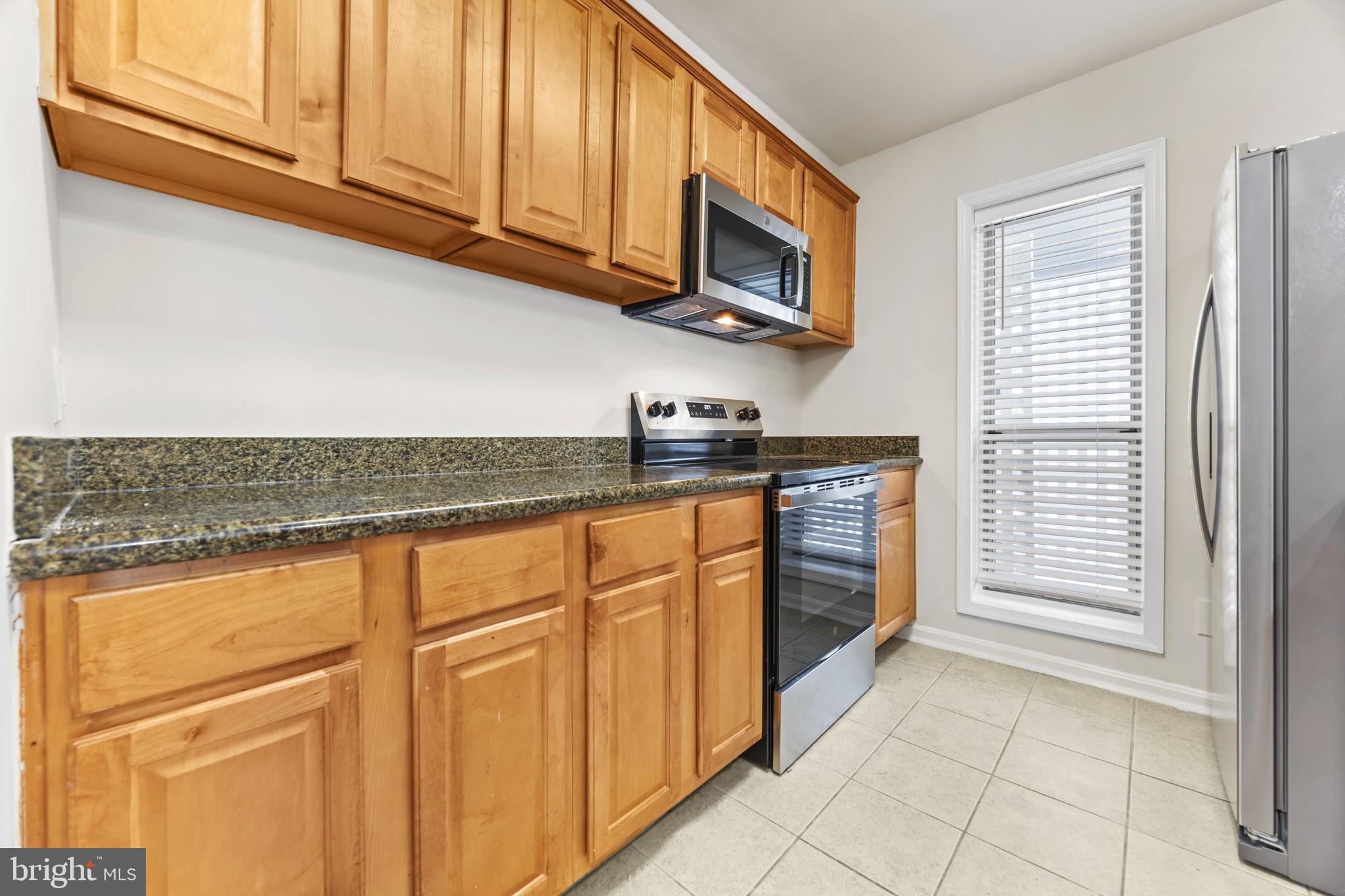 FOUR WINDS AT OAKTON - Residential