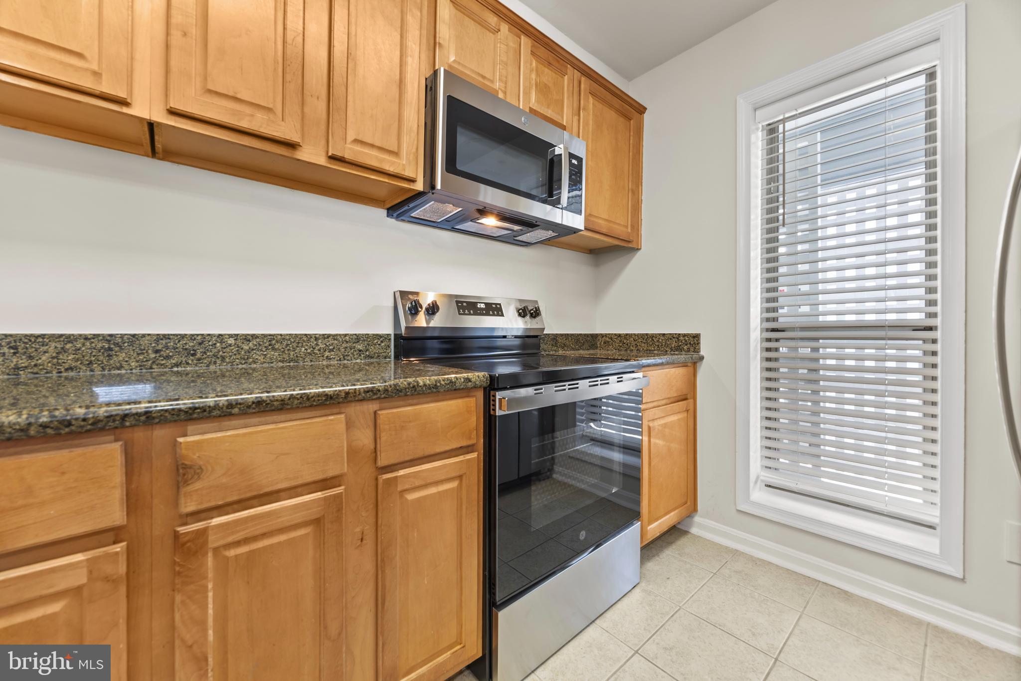 FOUR WINDS AT OAKTON - Residential
